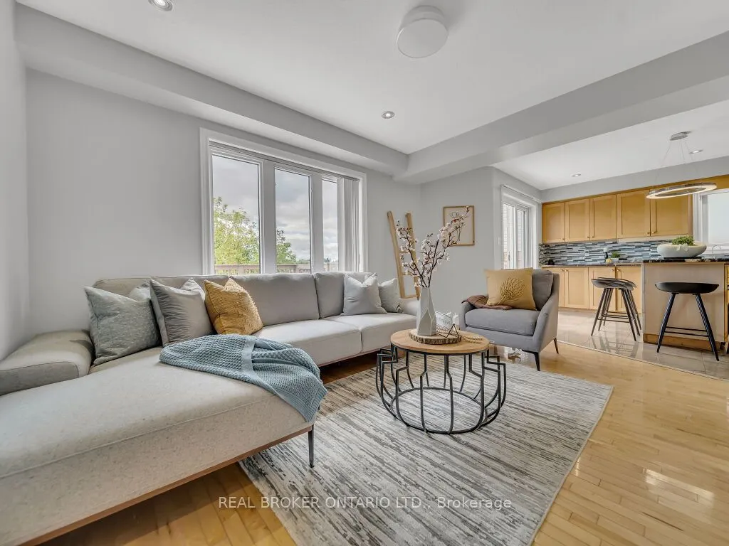 141 Hollyridge Crescent
