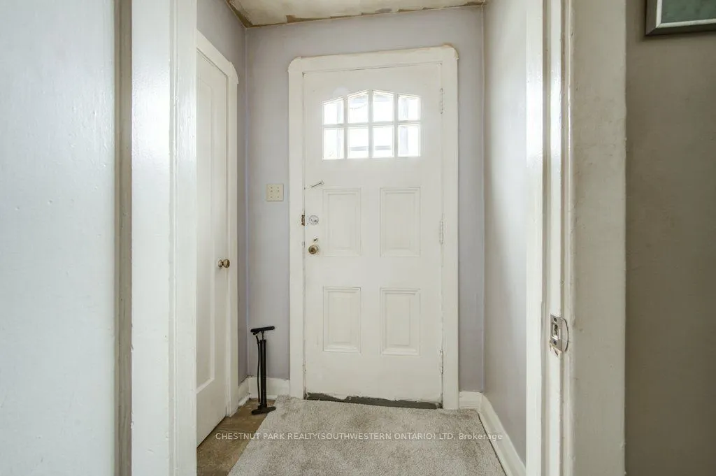 1121 Trafalgar Street