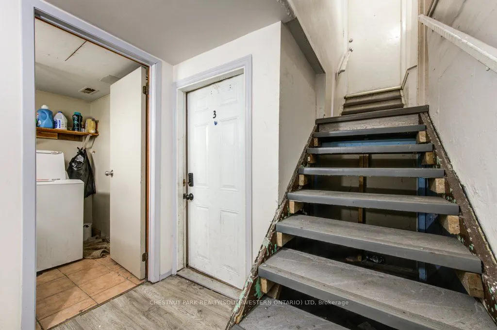 1121 Trafalgar Street