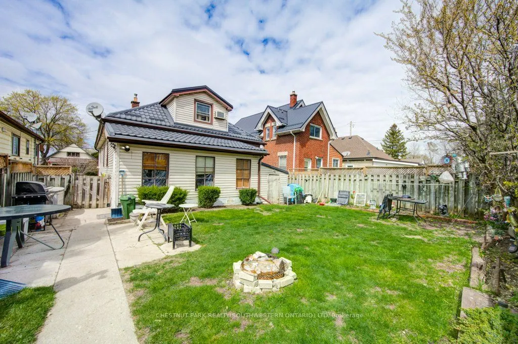 1121 Trafalgar Street