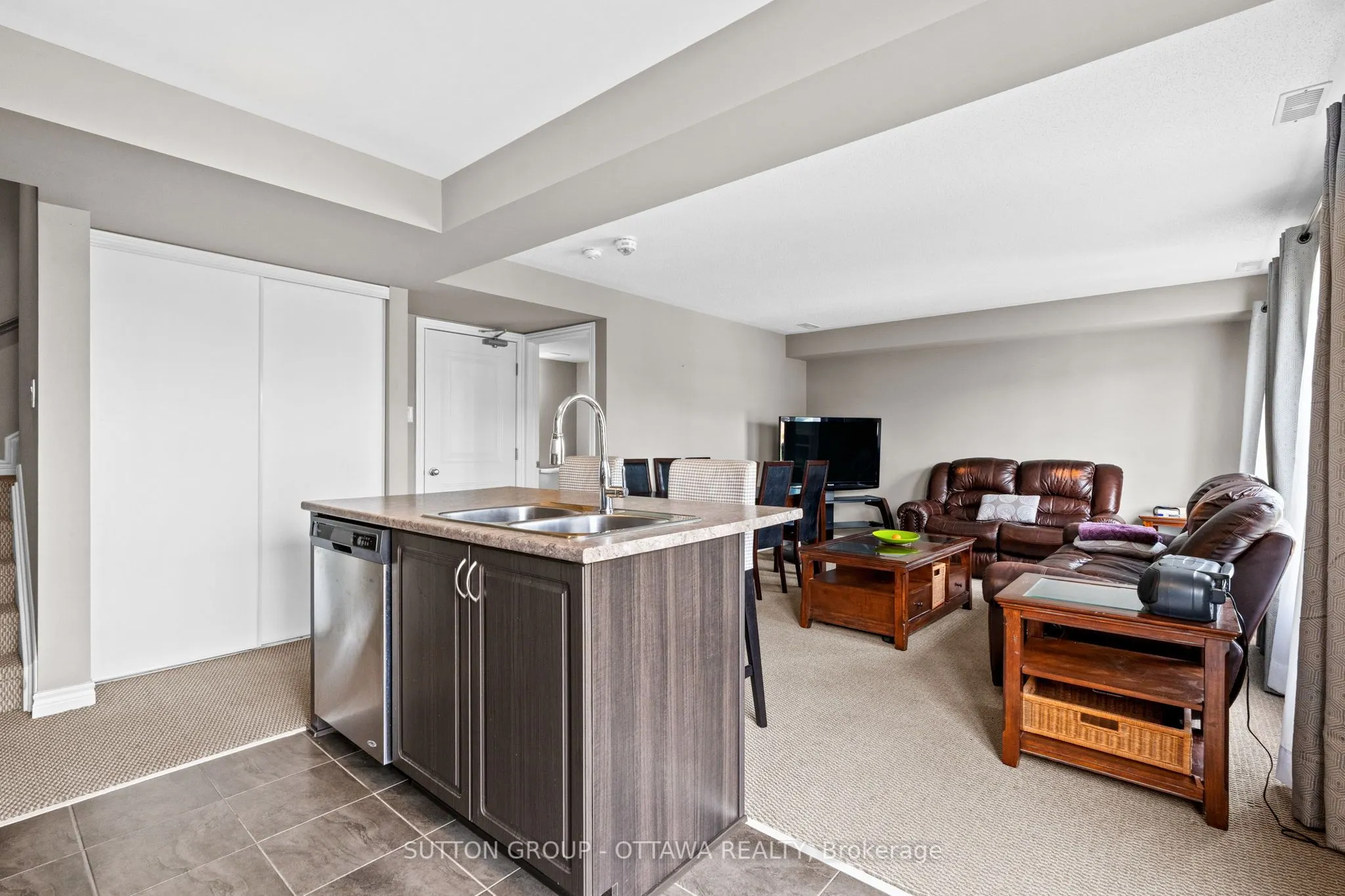 474 Clearbrook Drive, #8