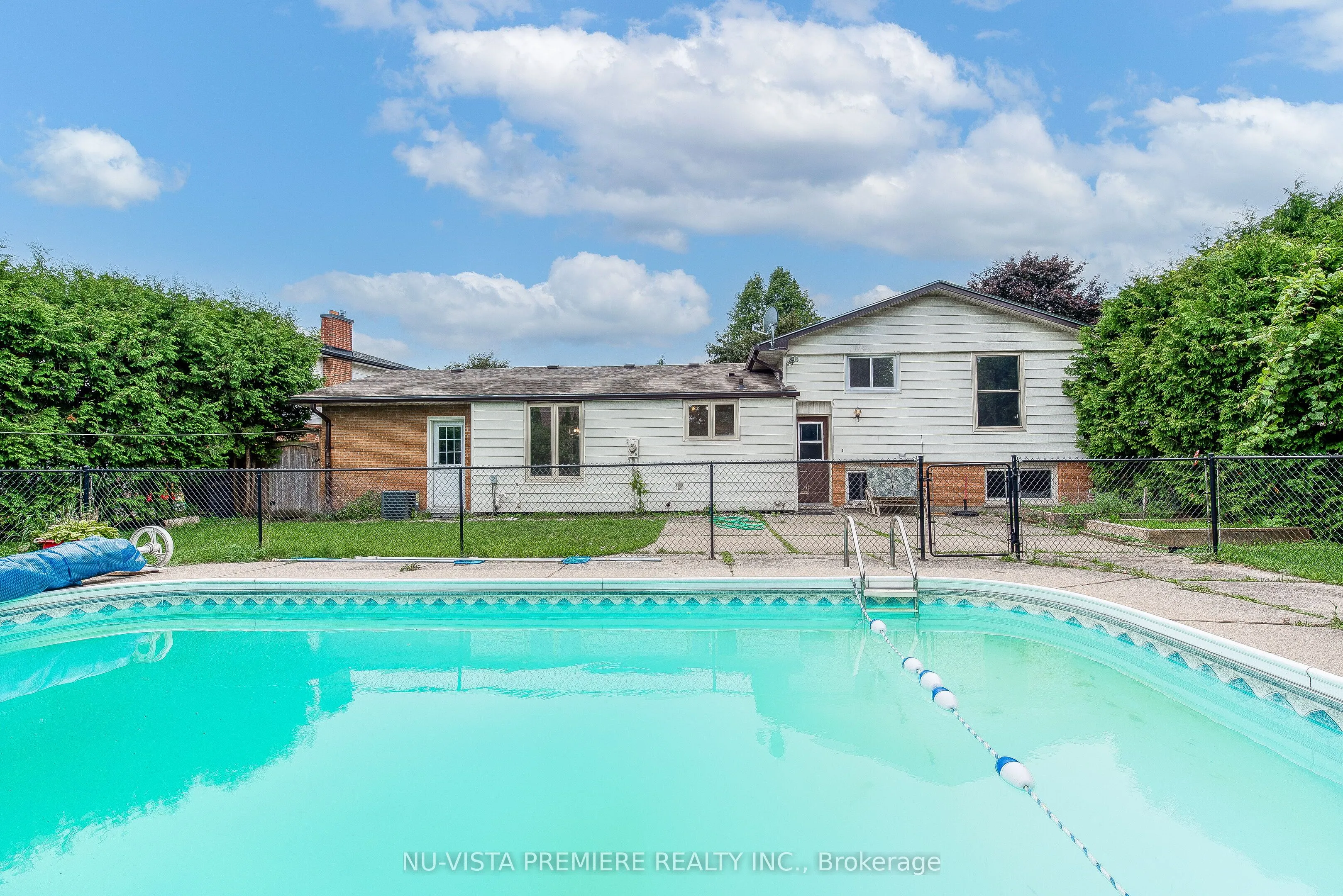57 McTaggart Crescent