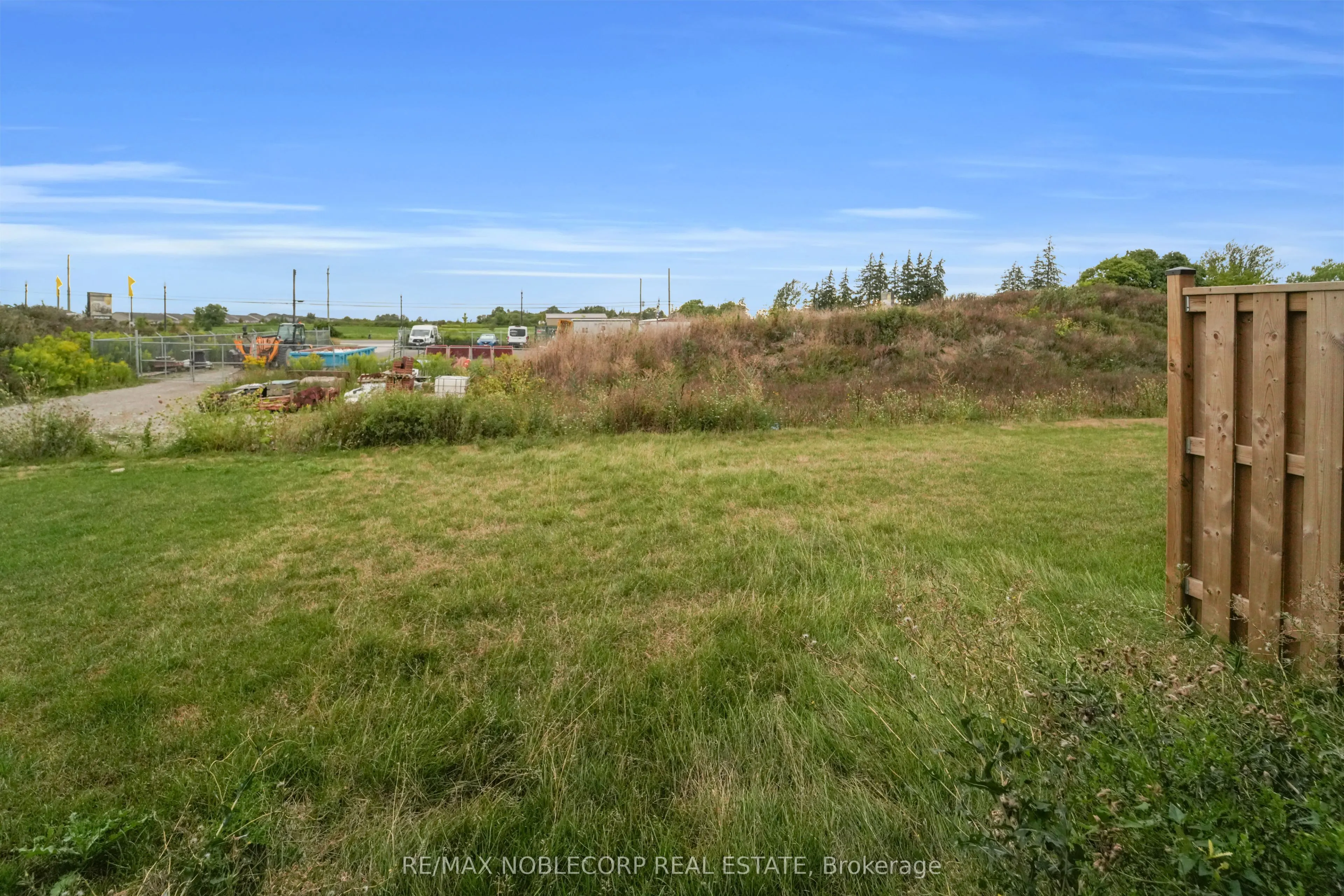 15 Lloyd Davies Way