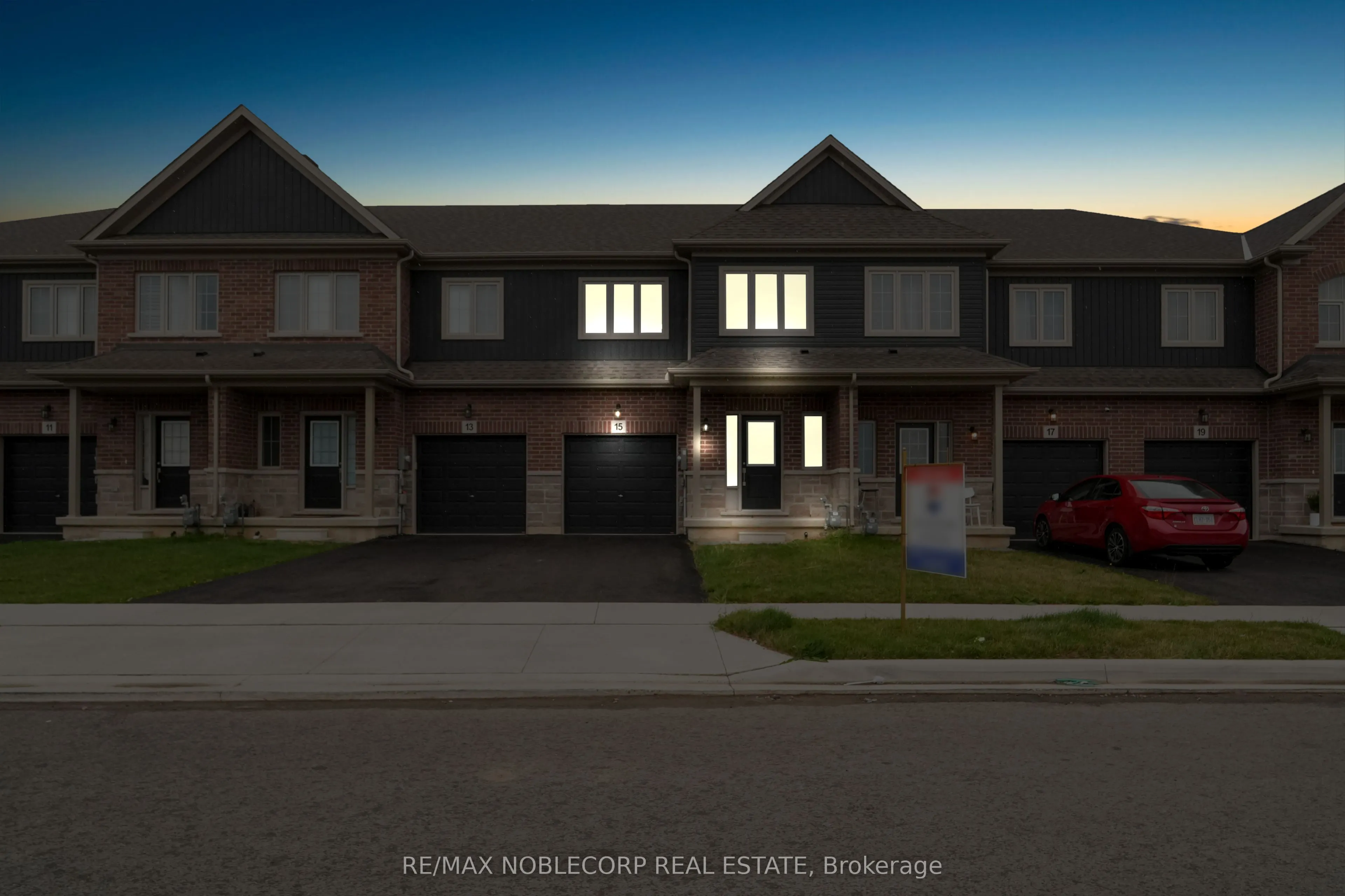 15 Lloyd Davies Way
