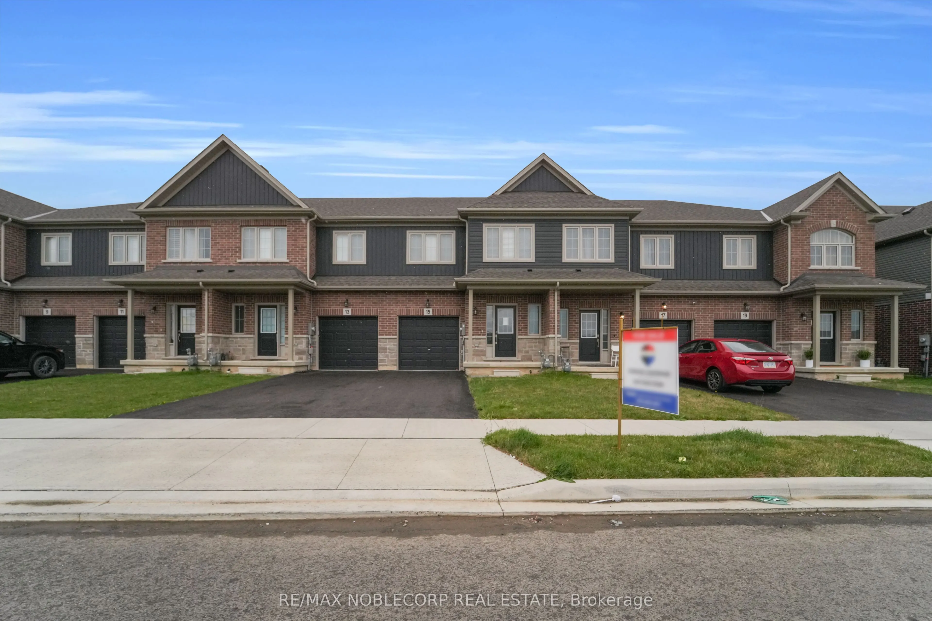 15 Lloyd Davies Way