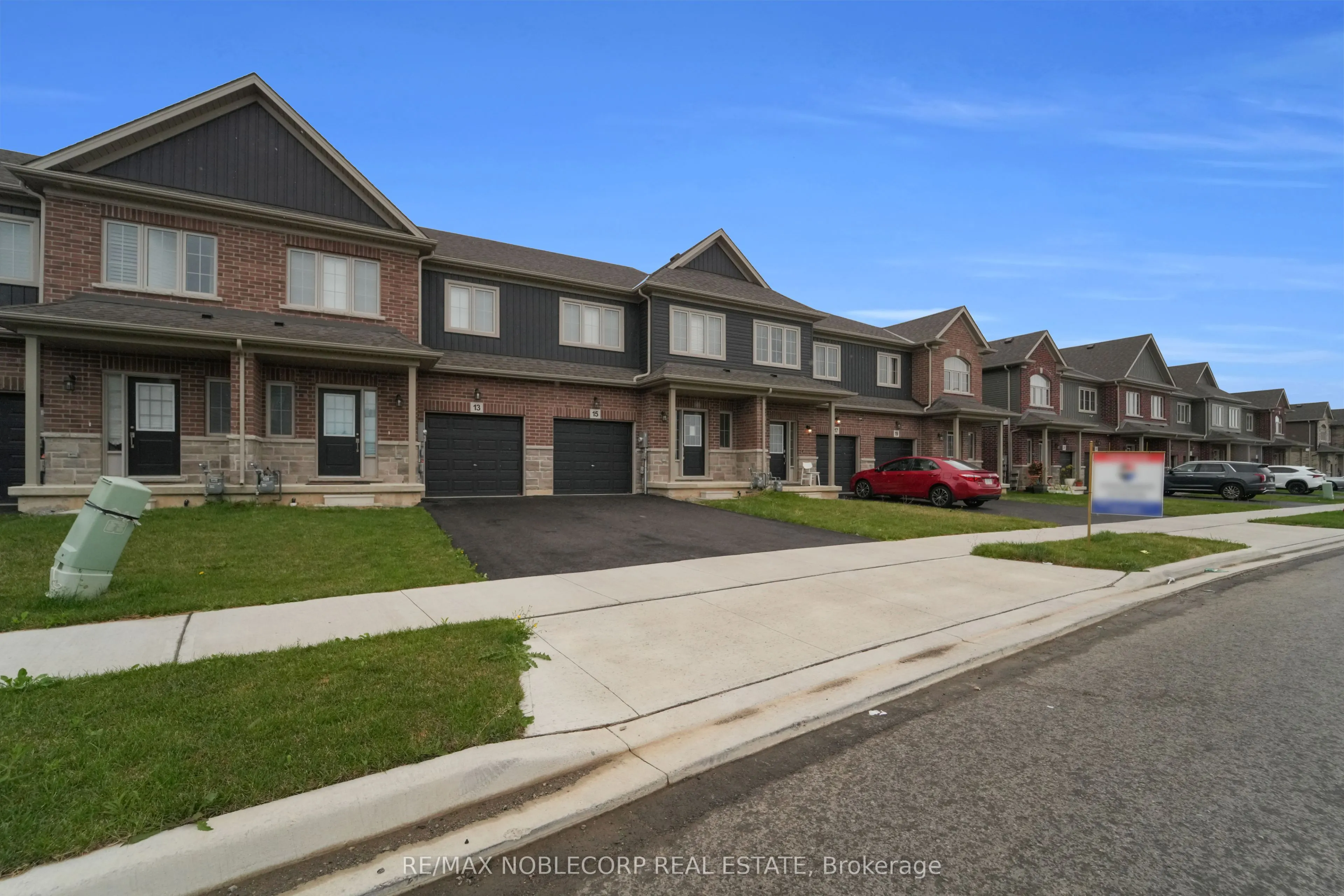 15 Lloyd Davies Way
