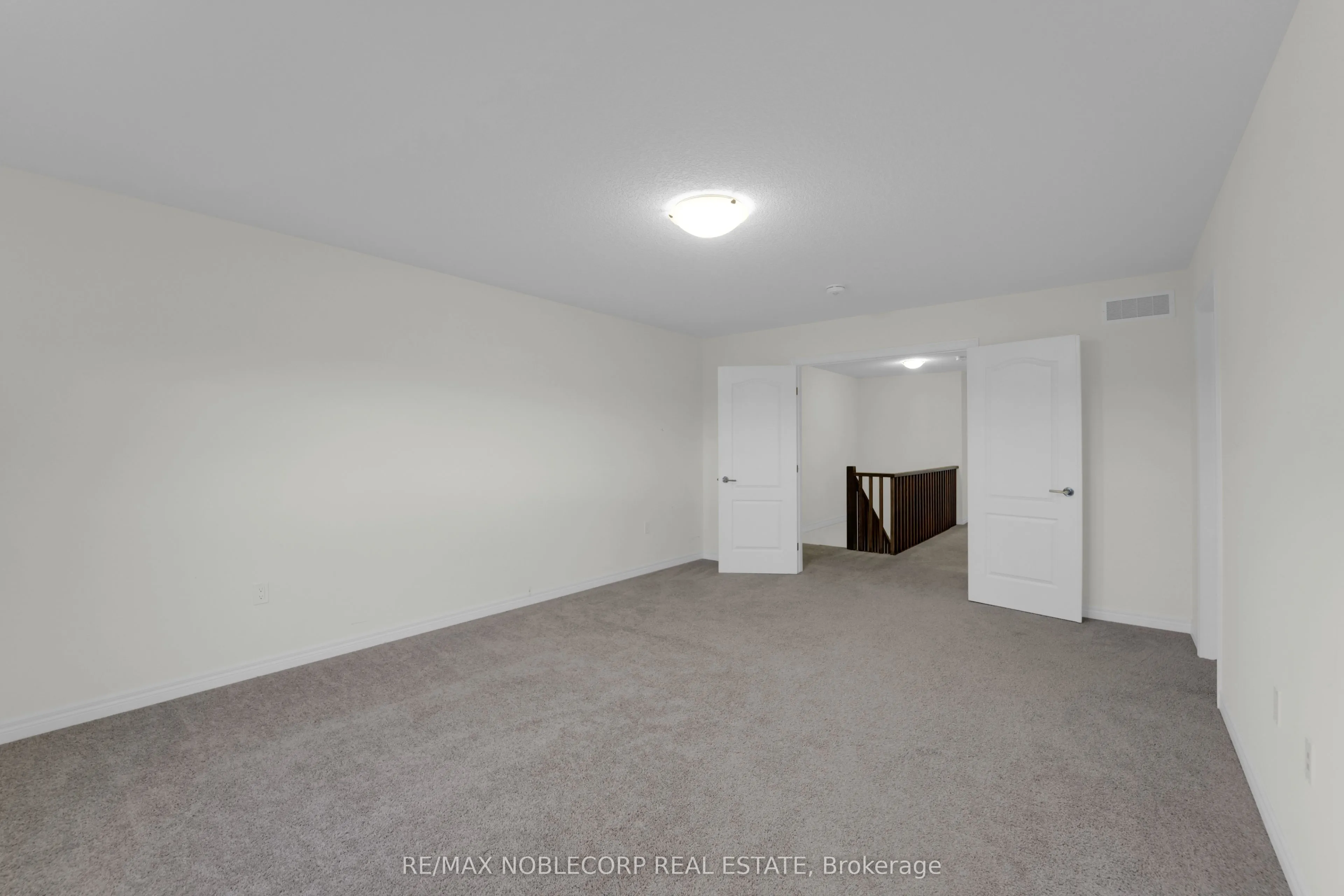 15 Lloyd Davies Way