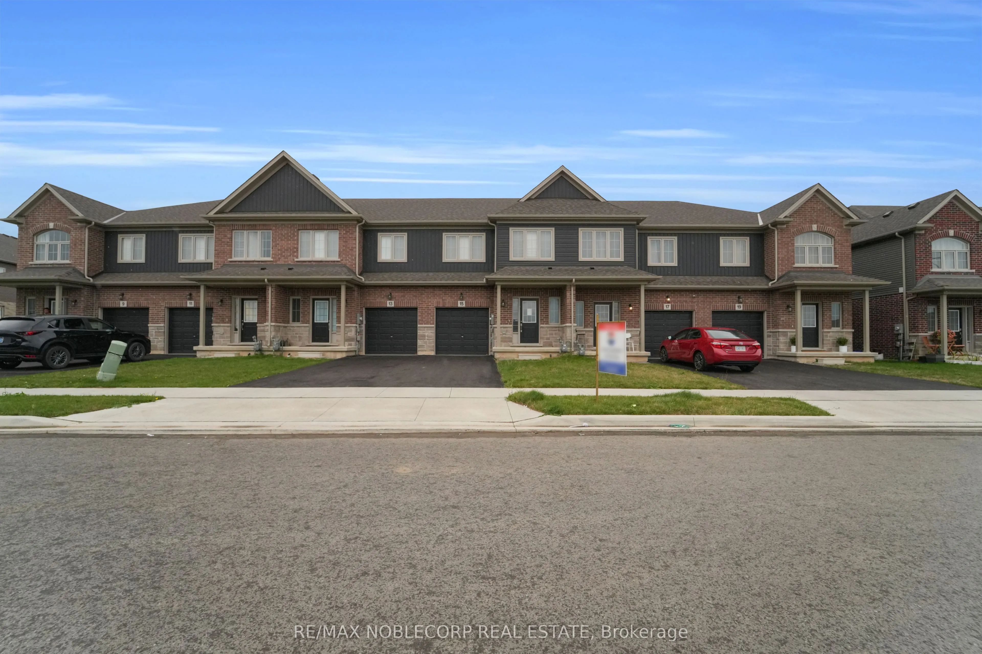 15 Lloyd Davies Way