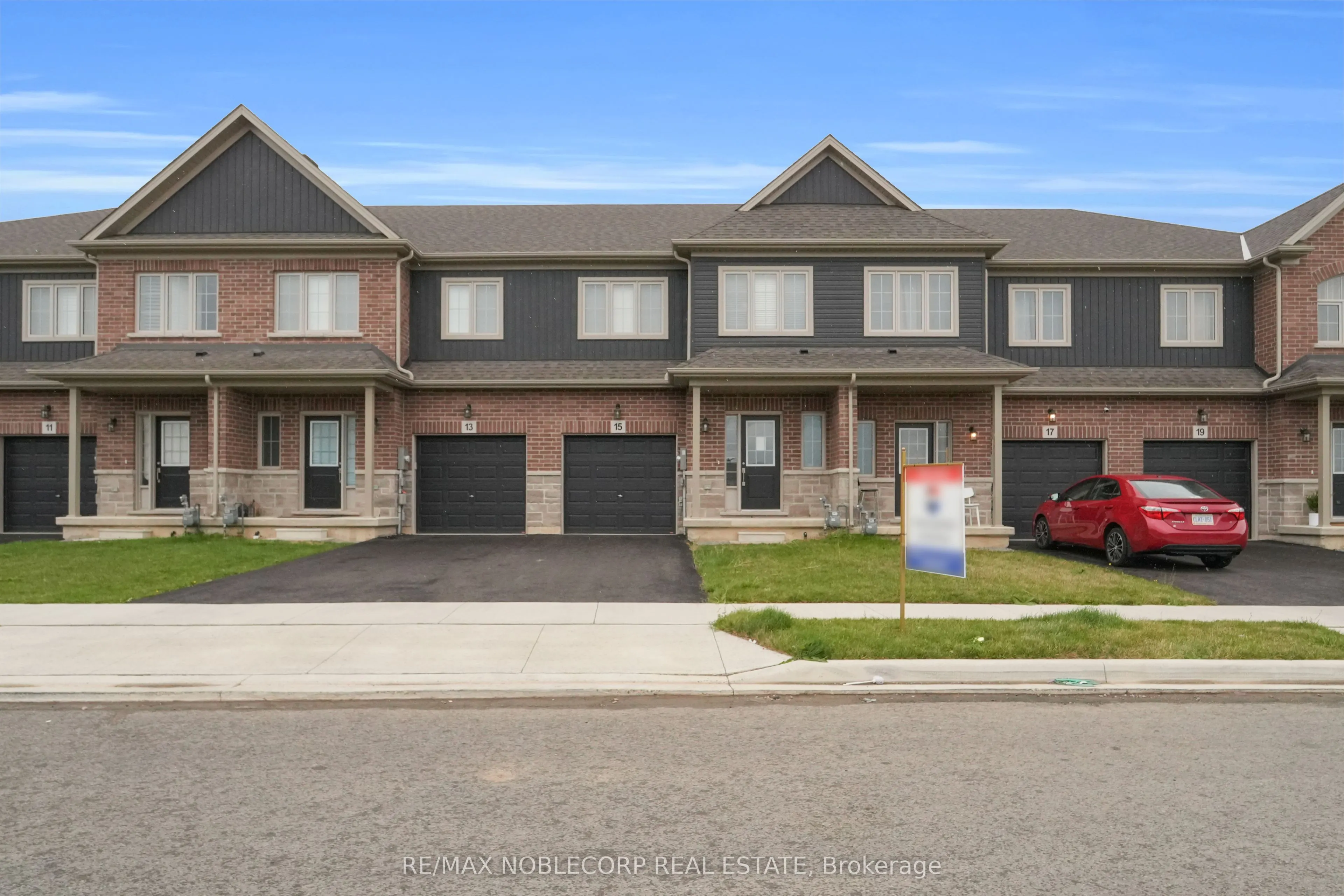 15 Lloyd Davies Way