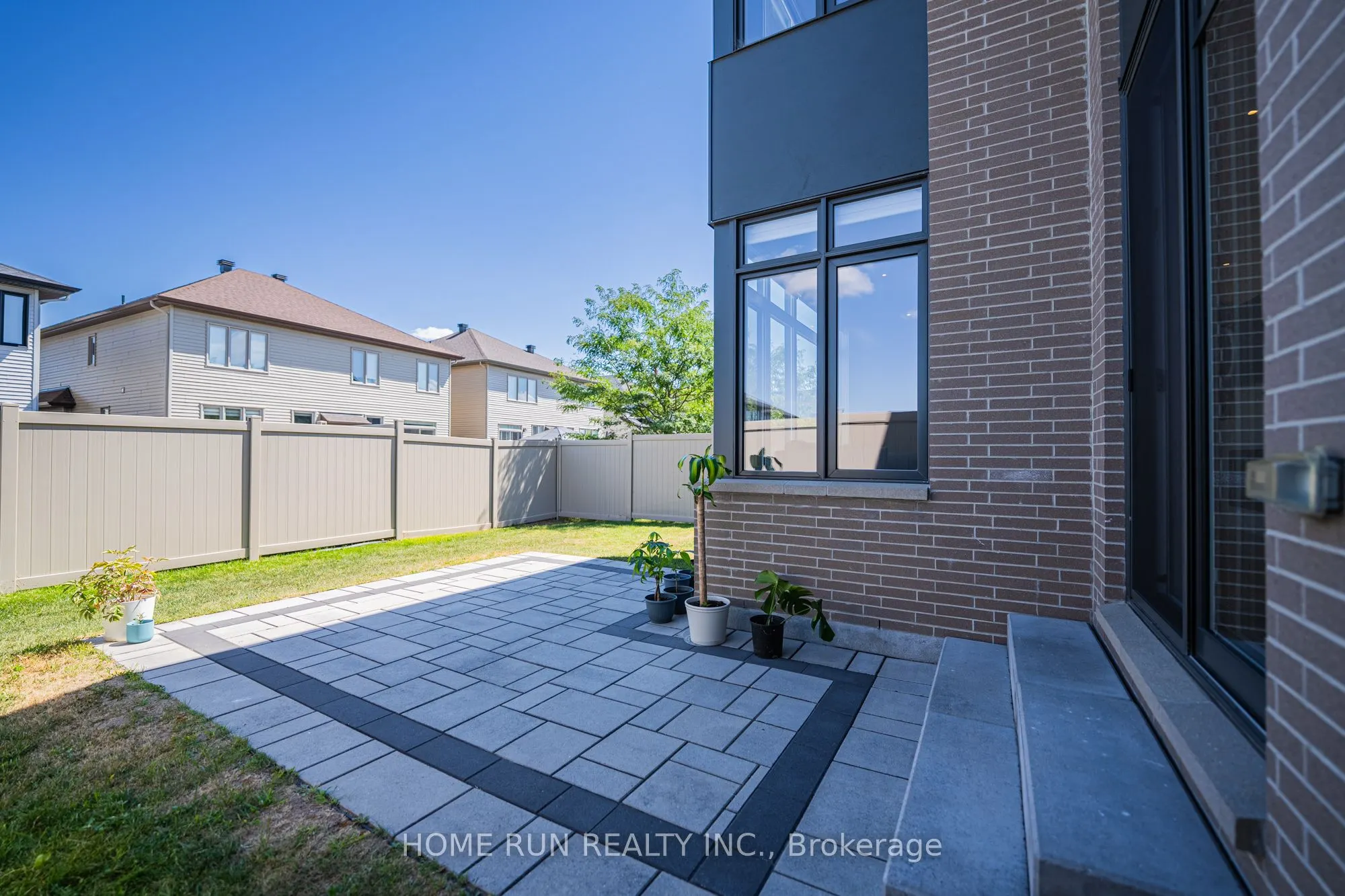 899 Ralph Hennessy Avenue