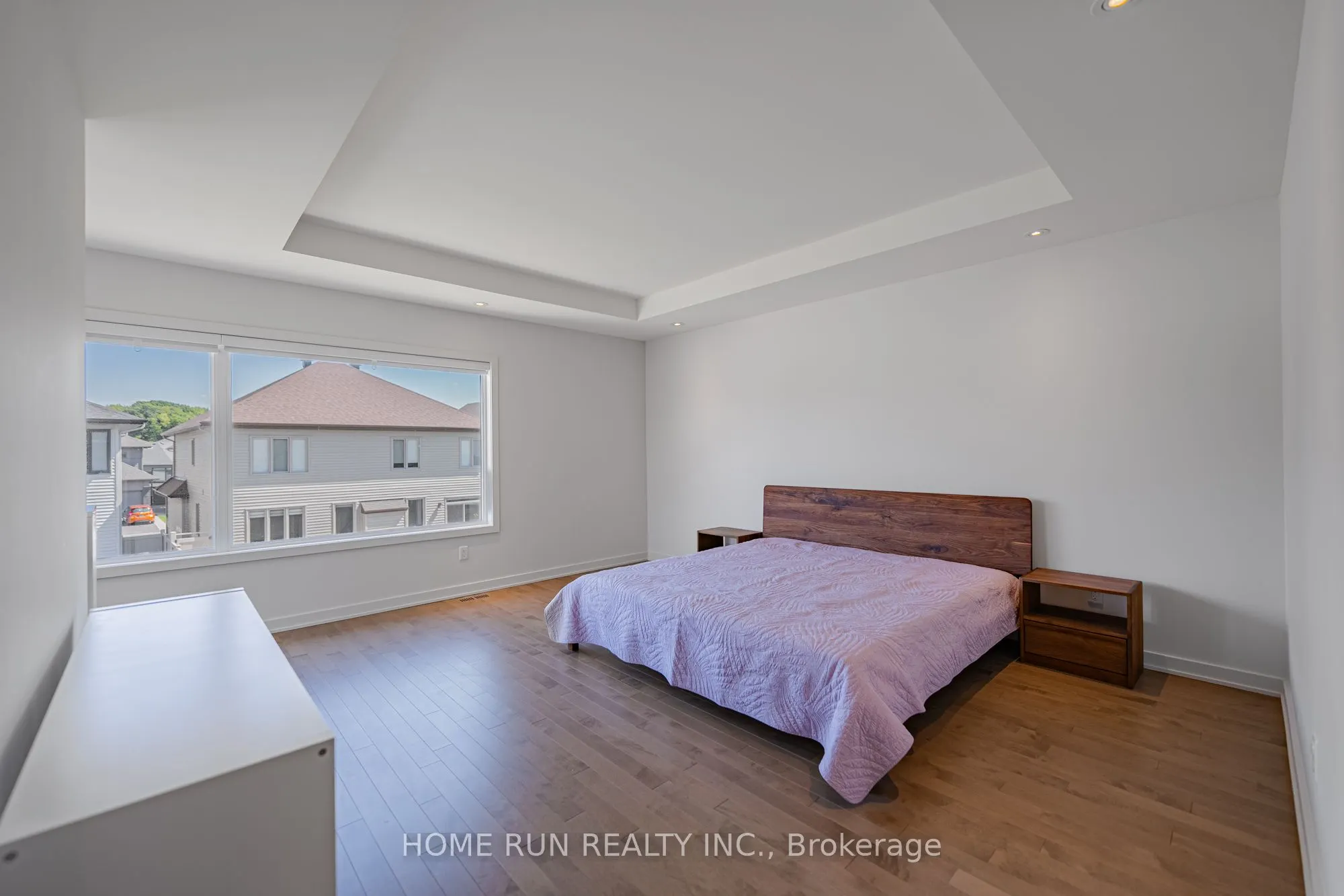 899 Ralph Hennessy Avenue