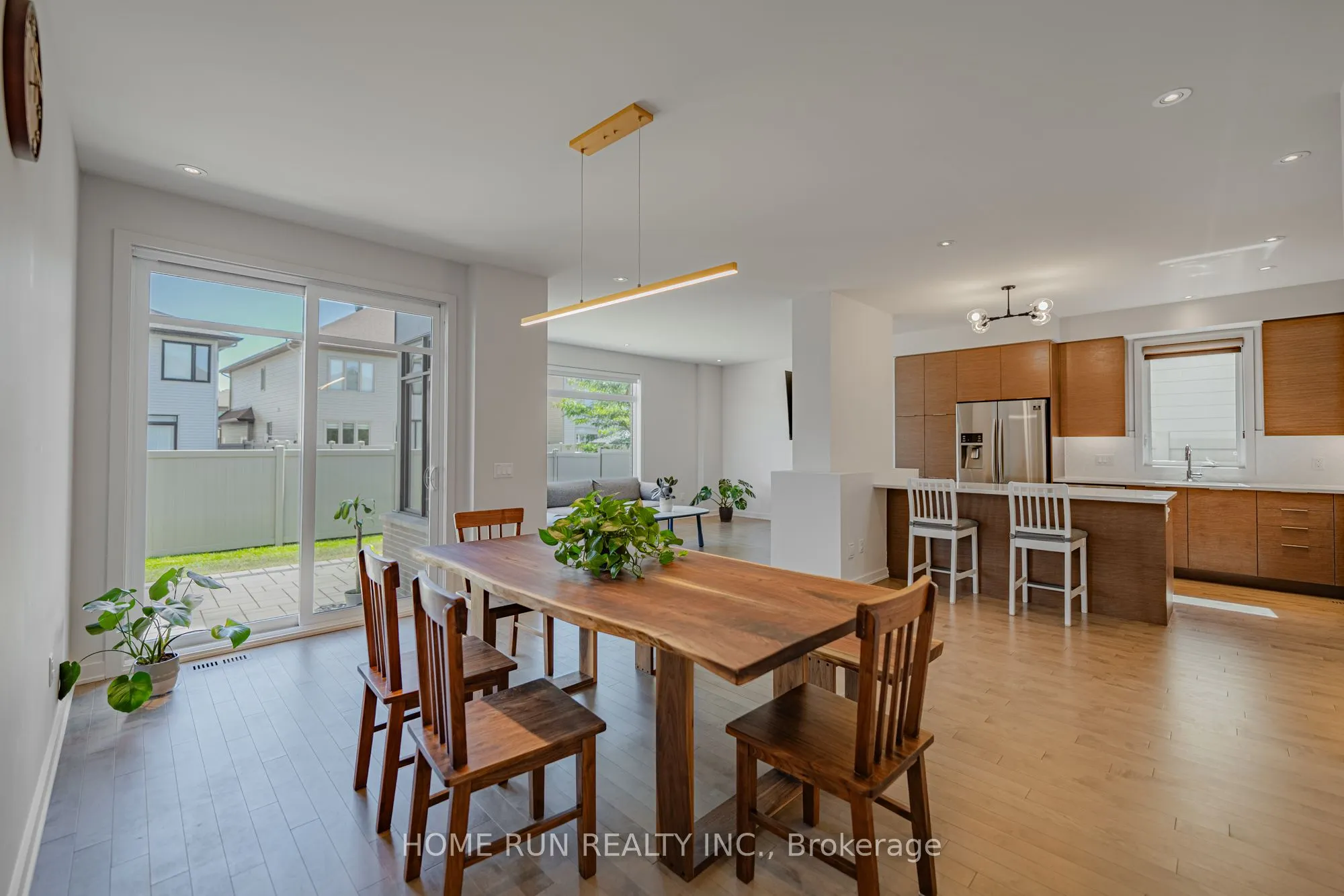 899 Ralph Hennessy Avenue