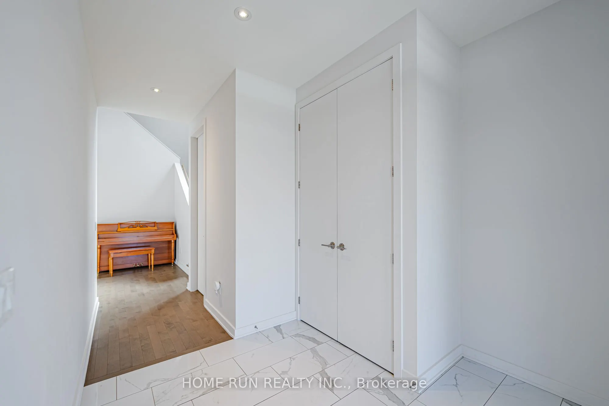 899 Ralph Hennessy Avenue