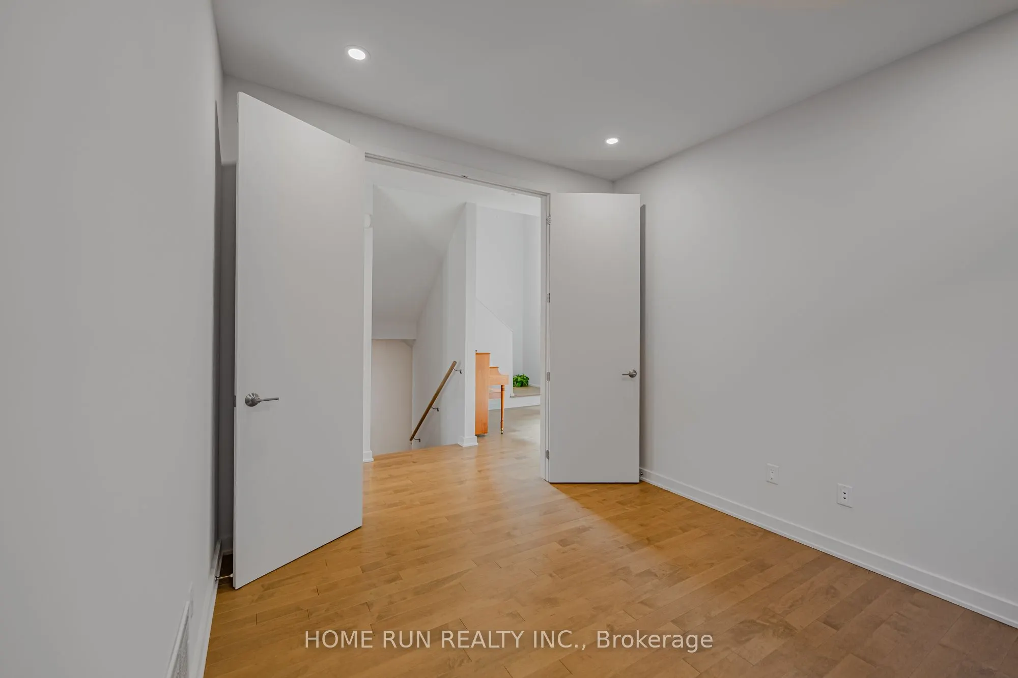 899 Ralph Hennessy Avenue