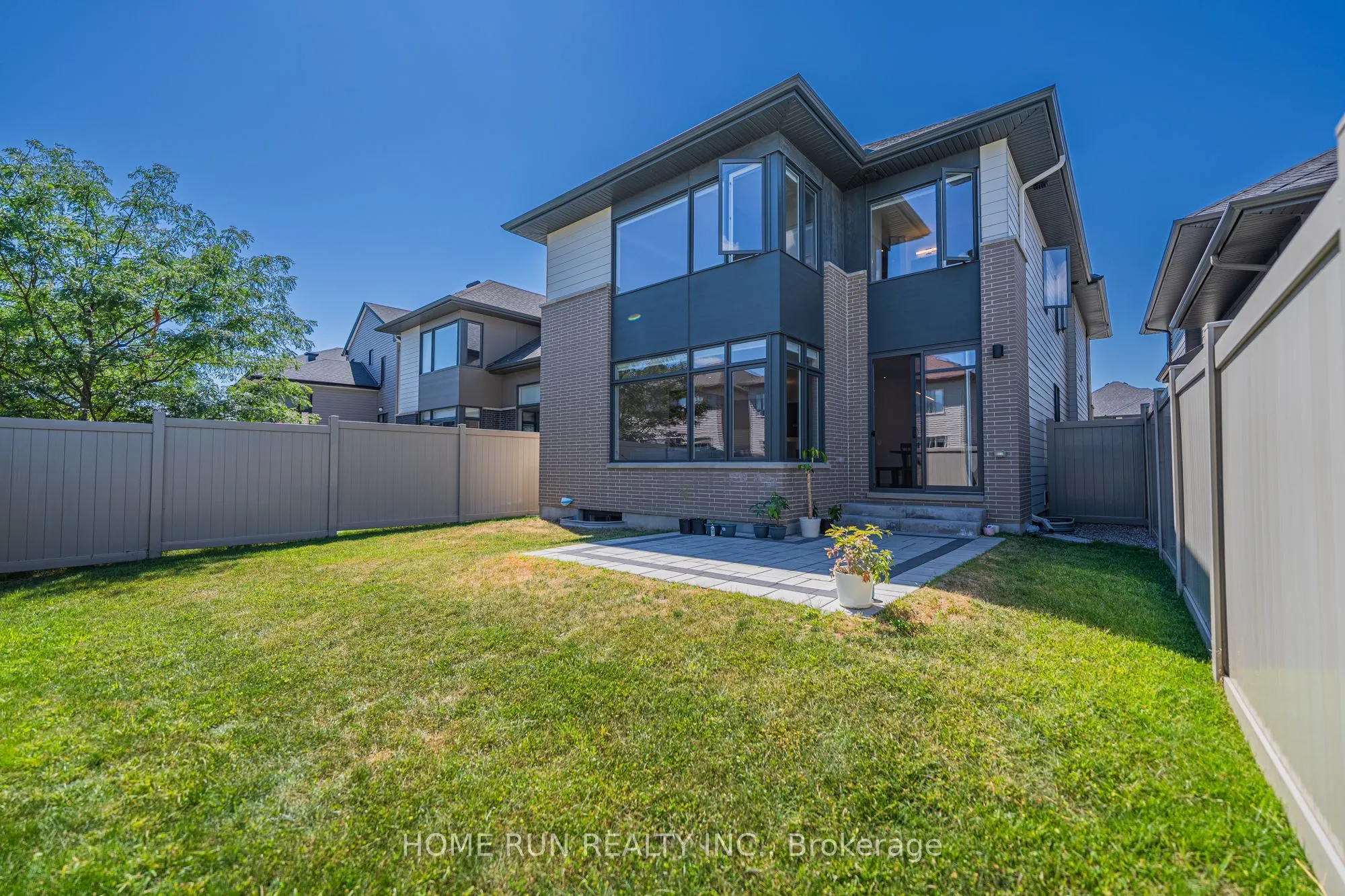 899 Ralph Hennessy Avenue
