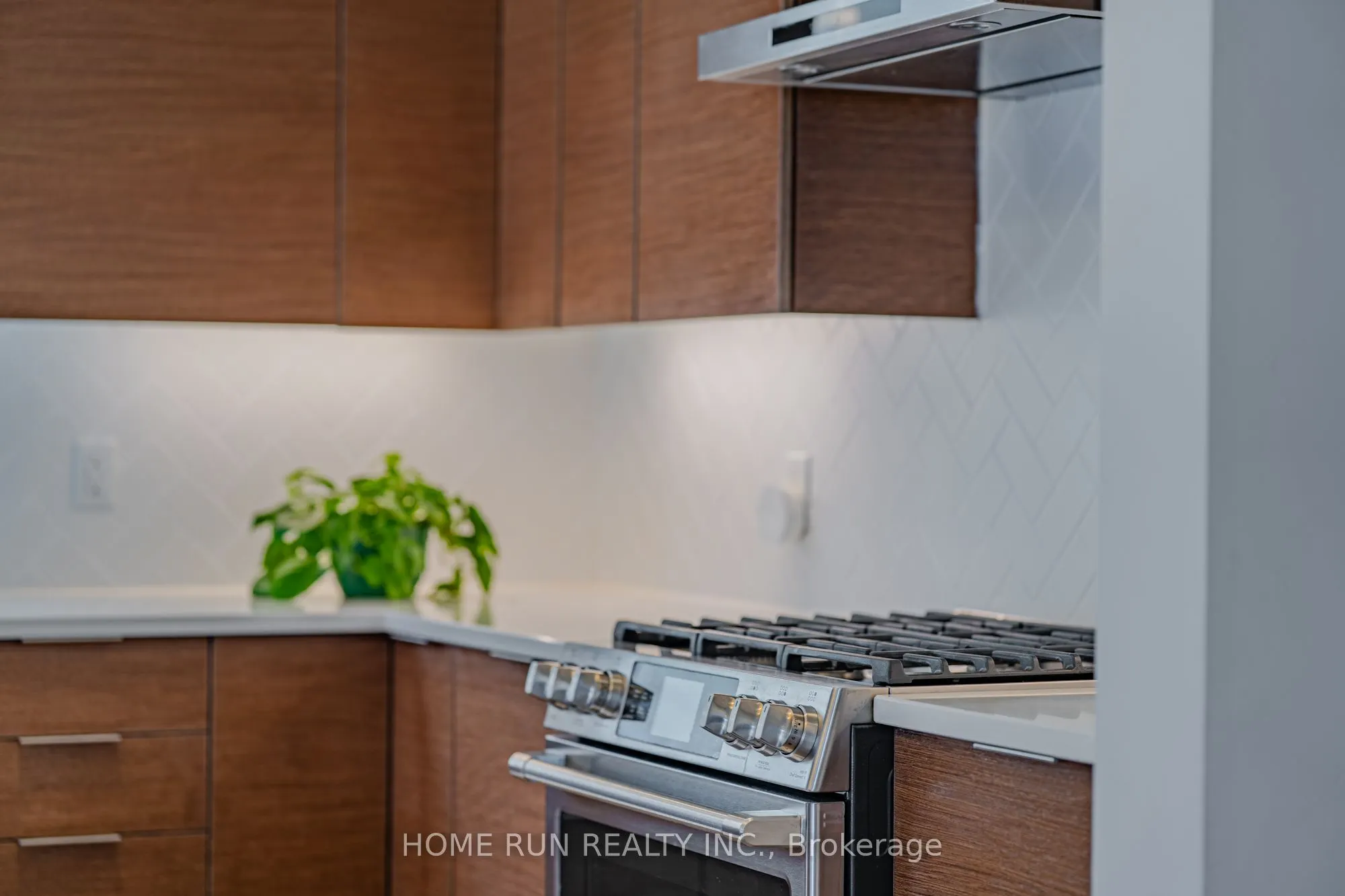899 Ralph Hennessy Avenue