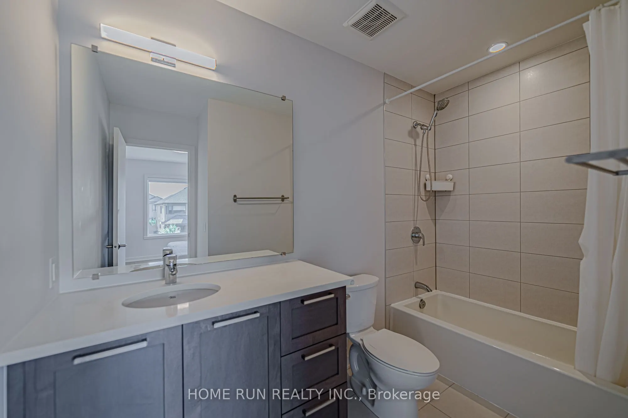 899 Ralph Hennessy Avenue
