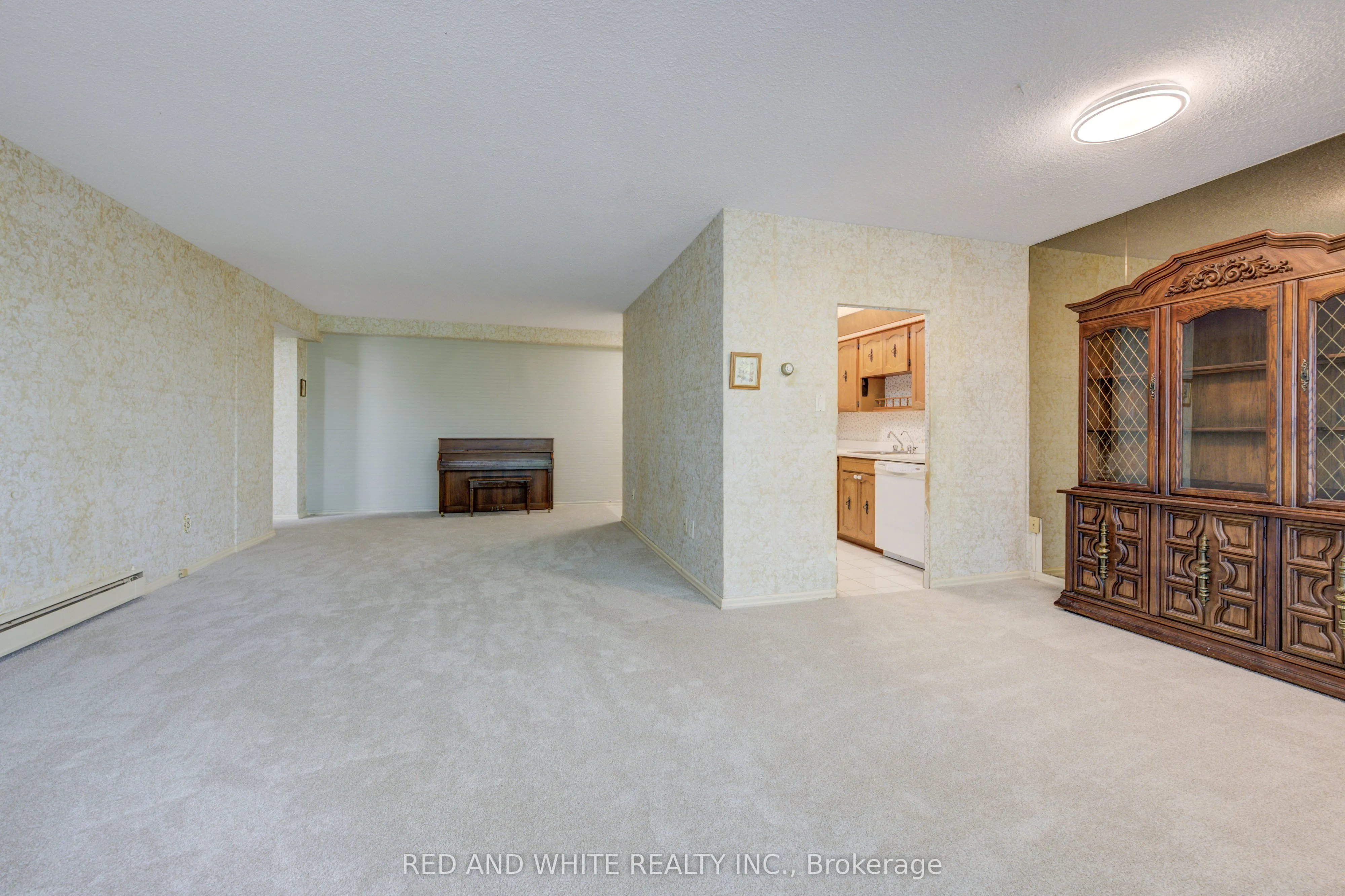 45 Westmount Road N, #407