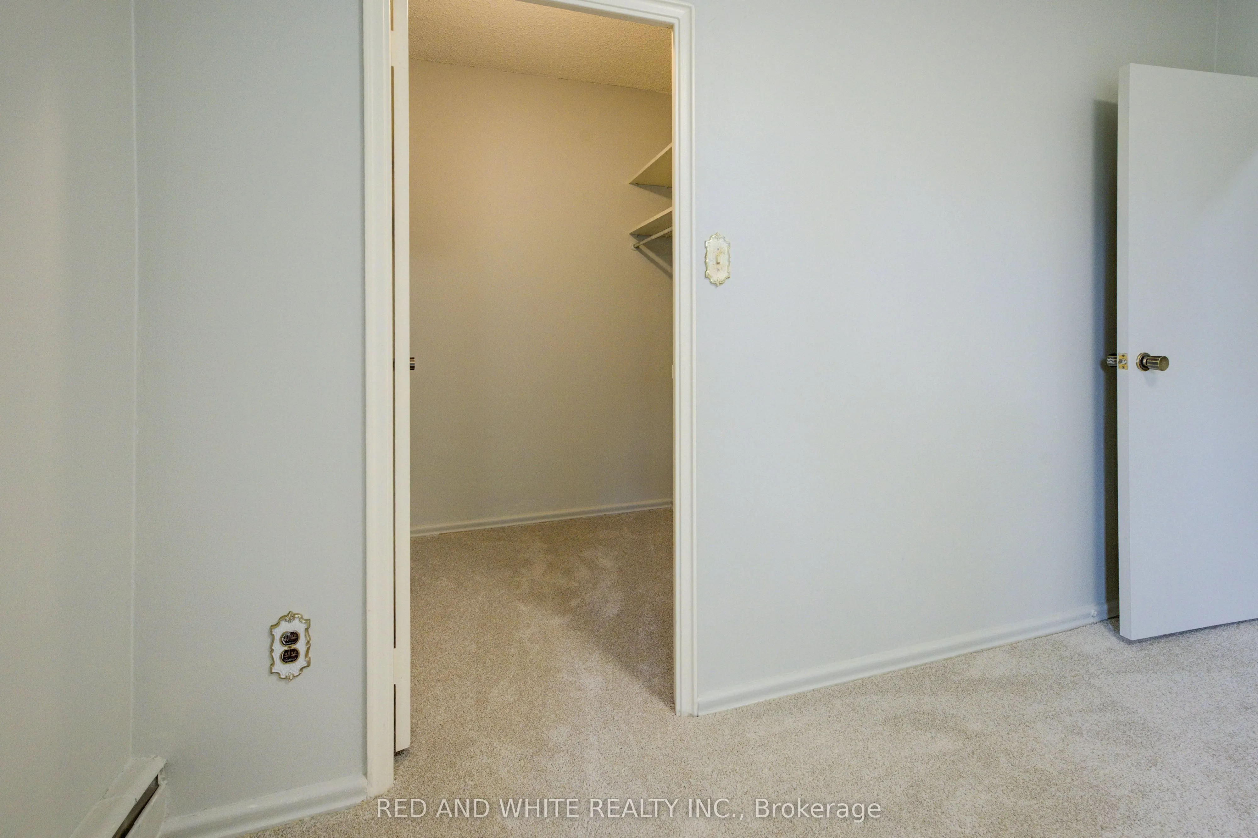45 Westmount Road N, #407
