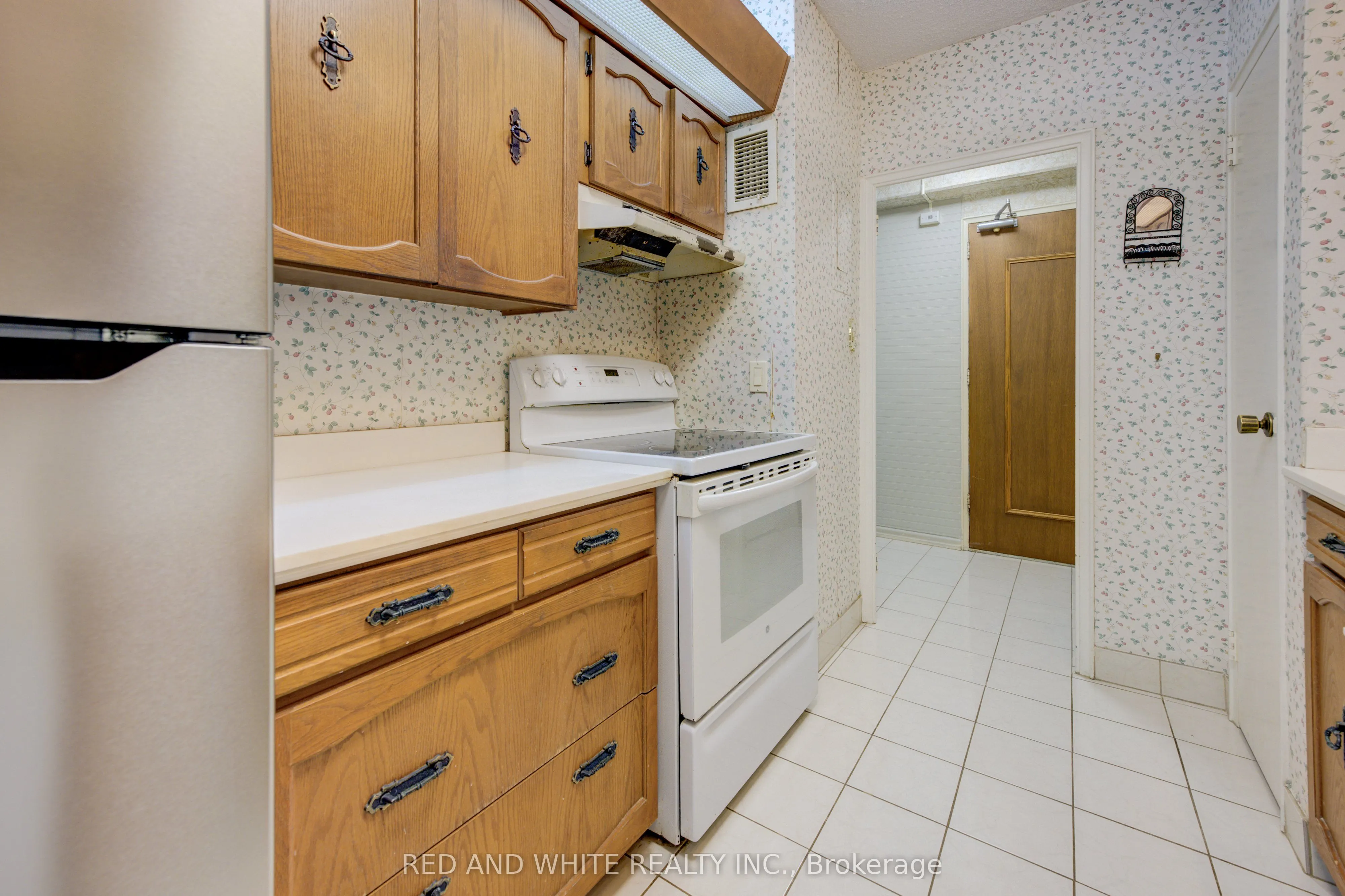 45 Westmount Road N, #407