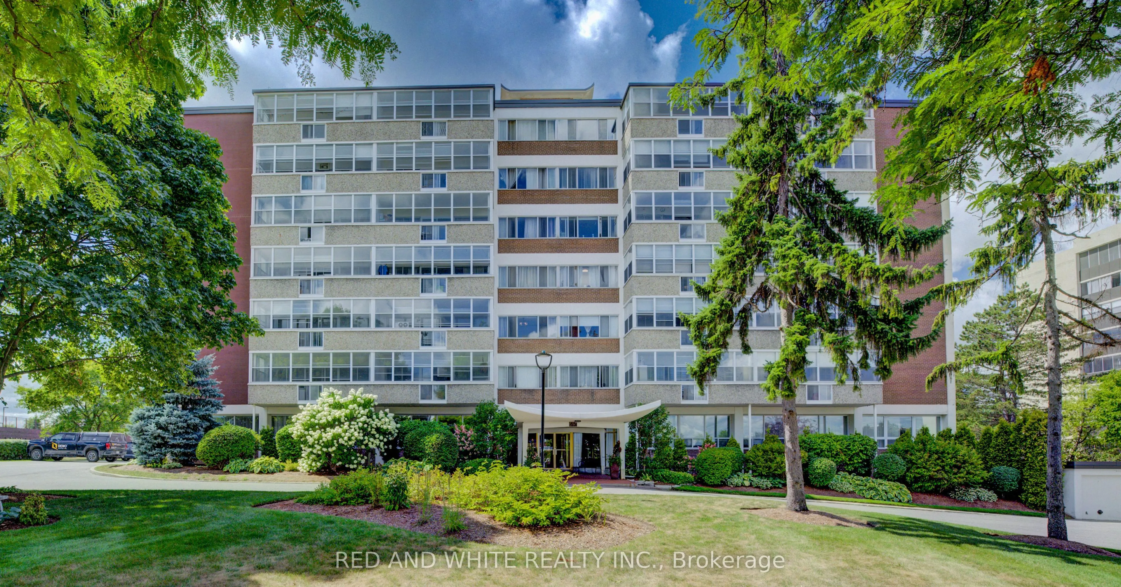 45 Westmount Road N, #407