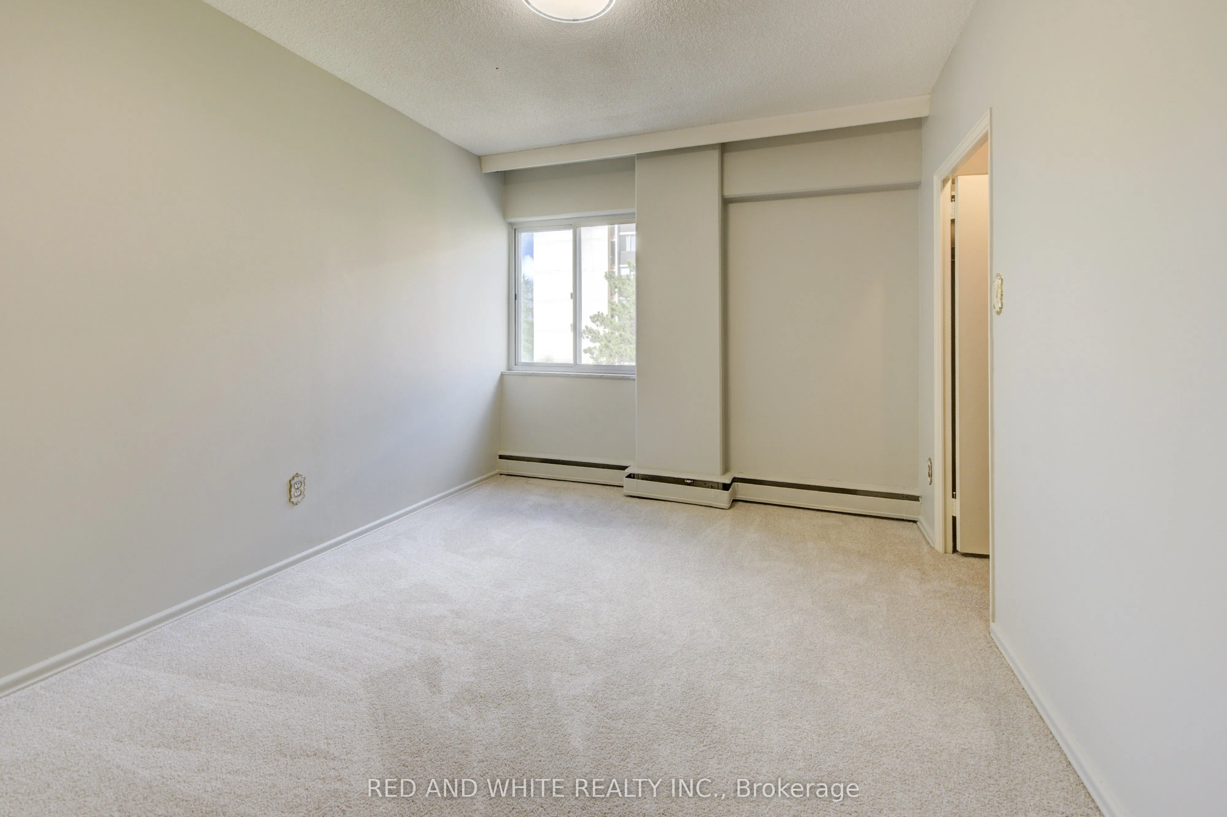 45 Westmount Road N, #407