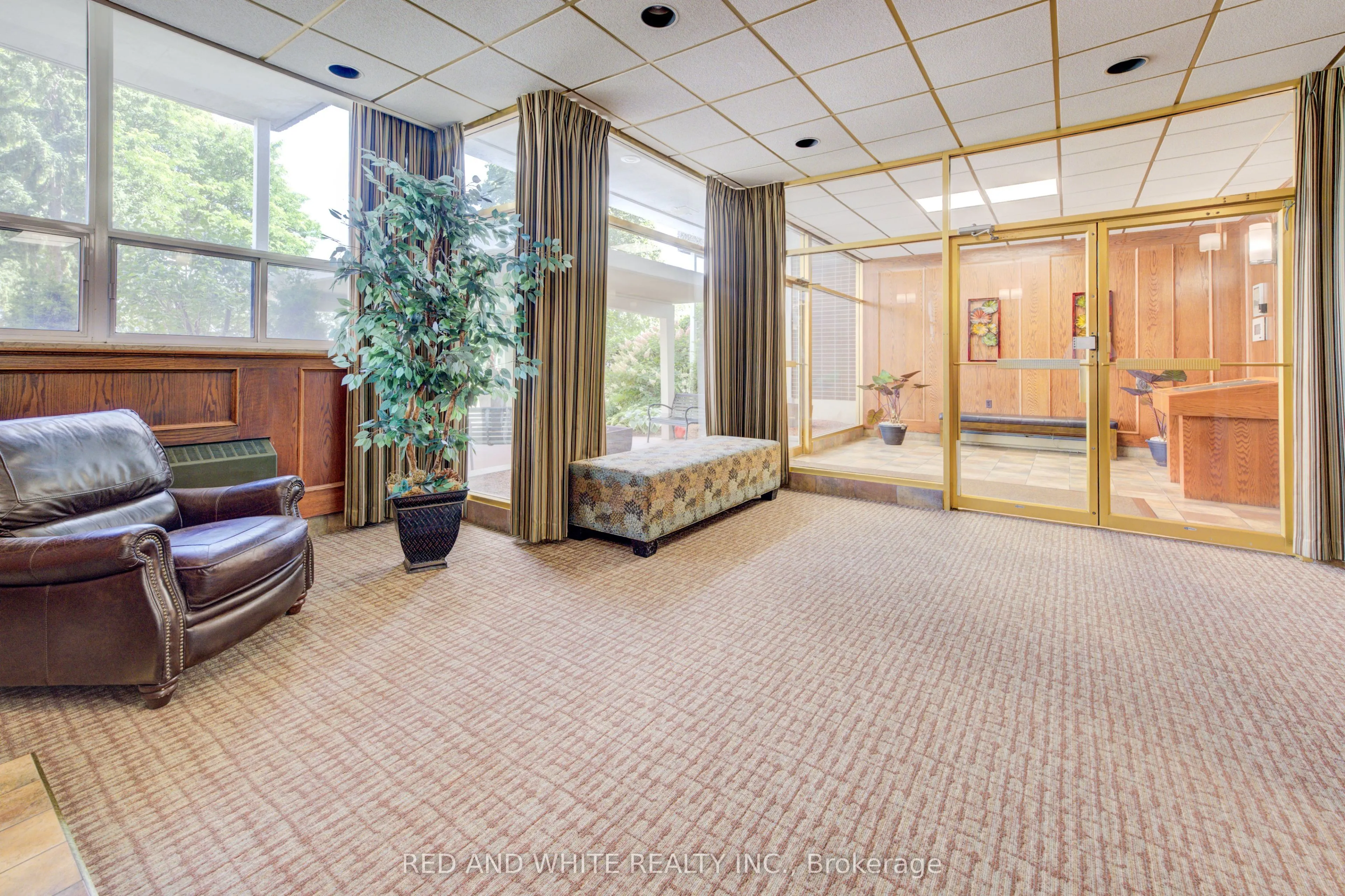 45 Westmount Road N, #407