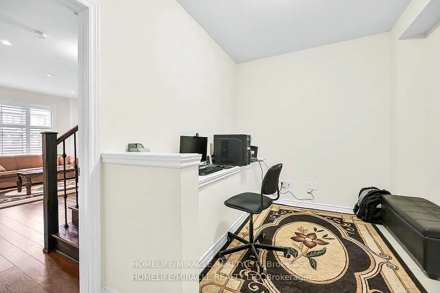 3 Aldgate Avenue