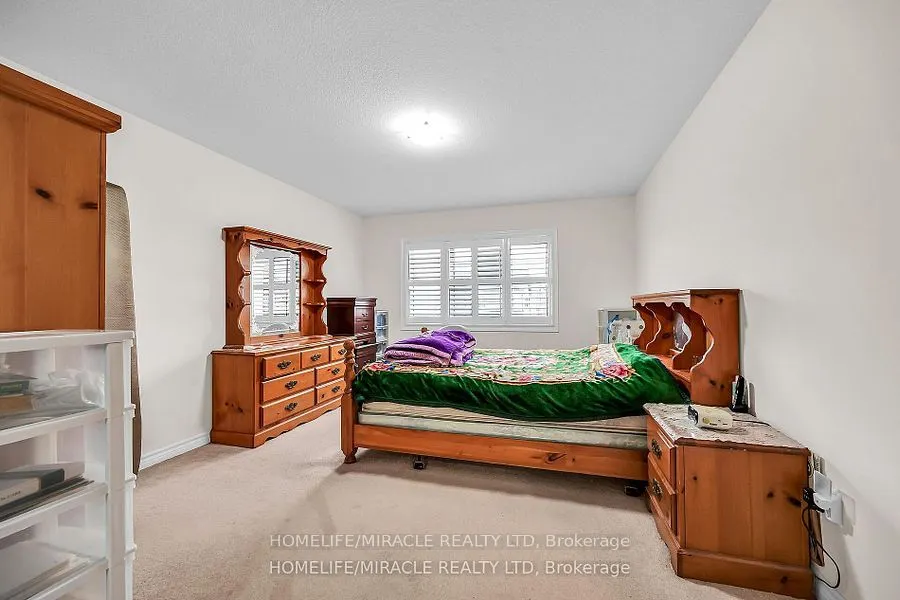 3 Aldgate Avenue