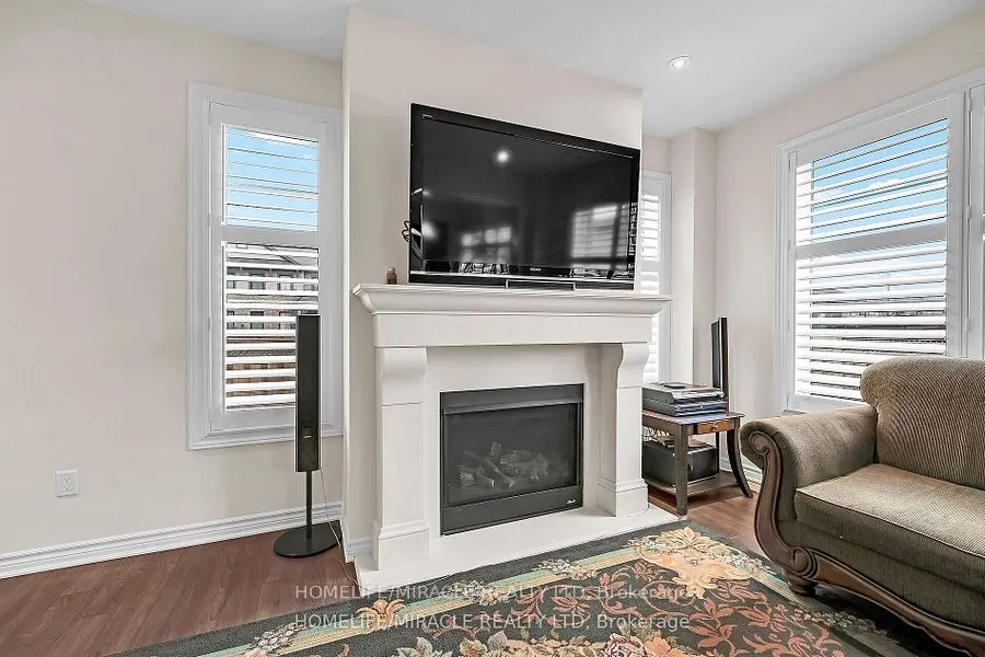 3 Aldgate Avenue