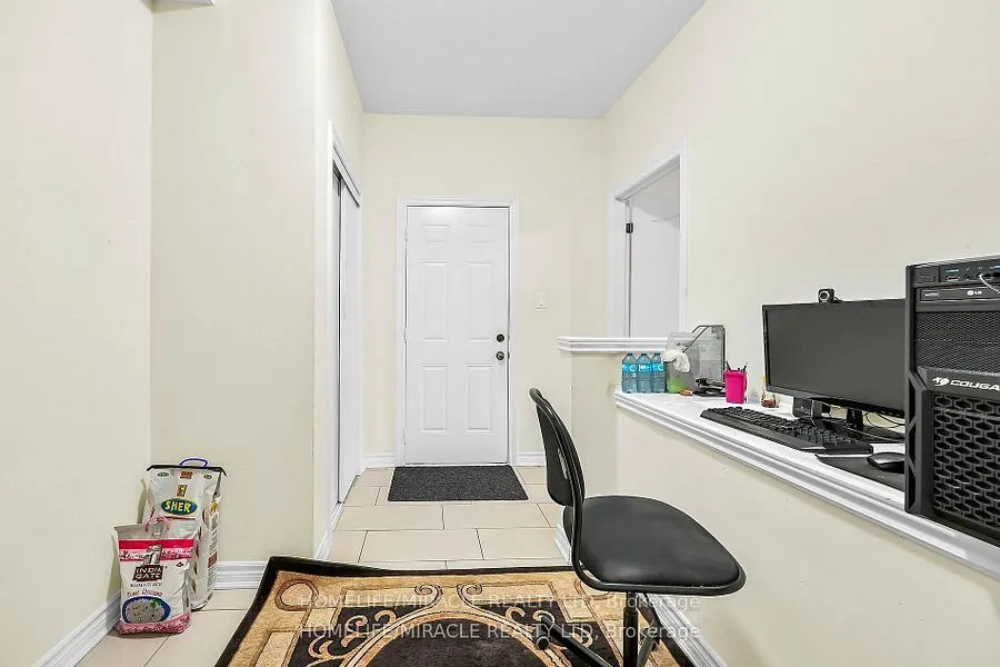 3 Aldgate Avenue