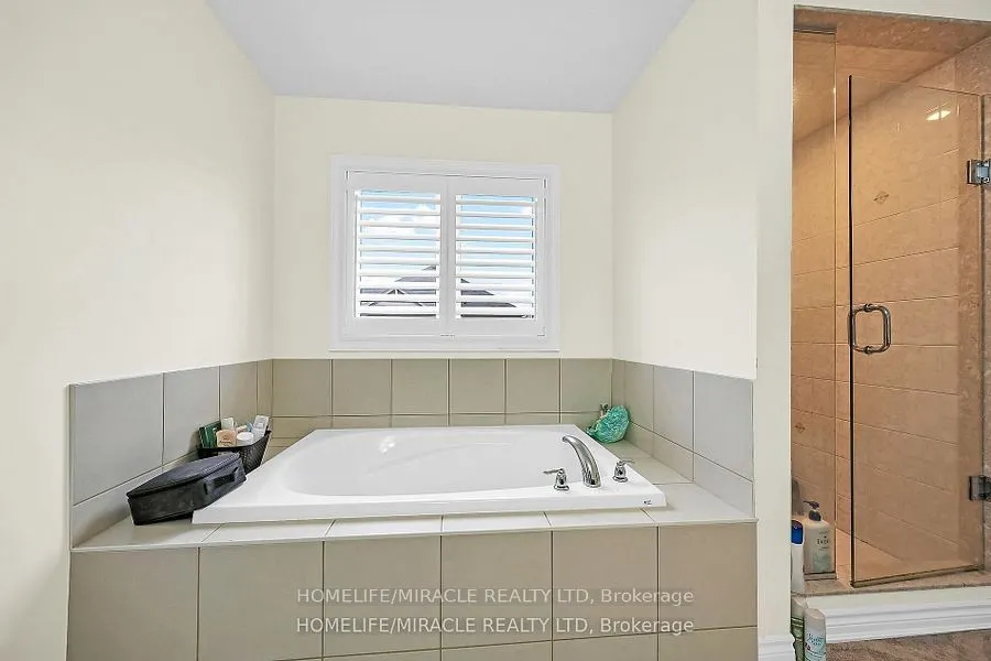 3 Aldgate Avenue