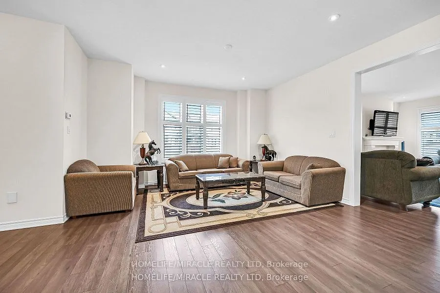 3 Aldgate Avenue