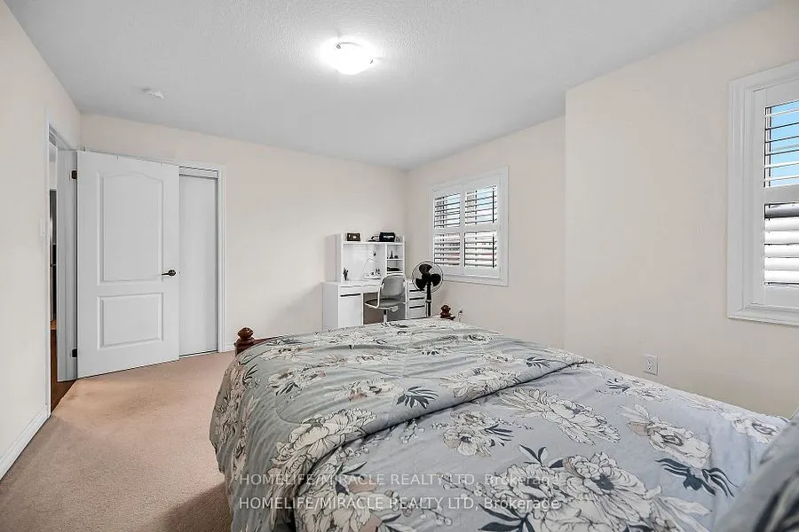 3 Aldgate Avenue