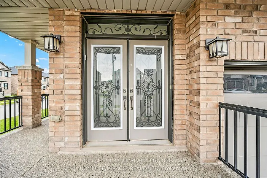 3 Aldgate Avenue