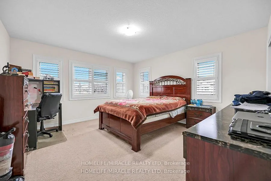 3 Aldgate Avenue
