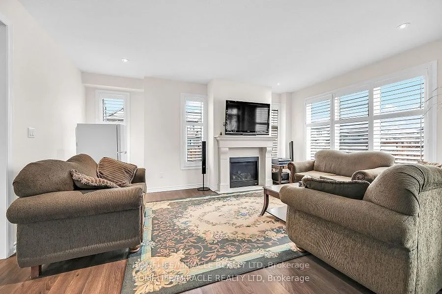 3 Aldgate Avenue