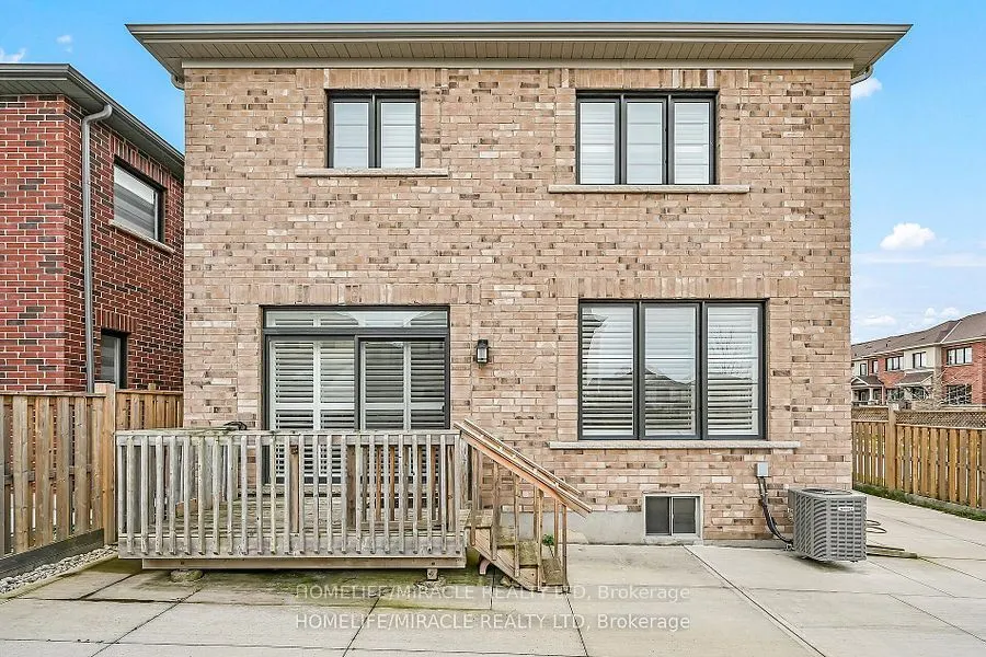 3 Aldgate Avenue