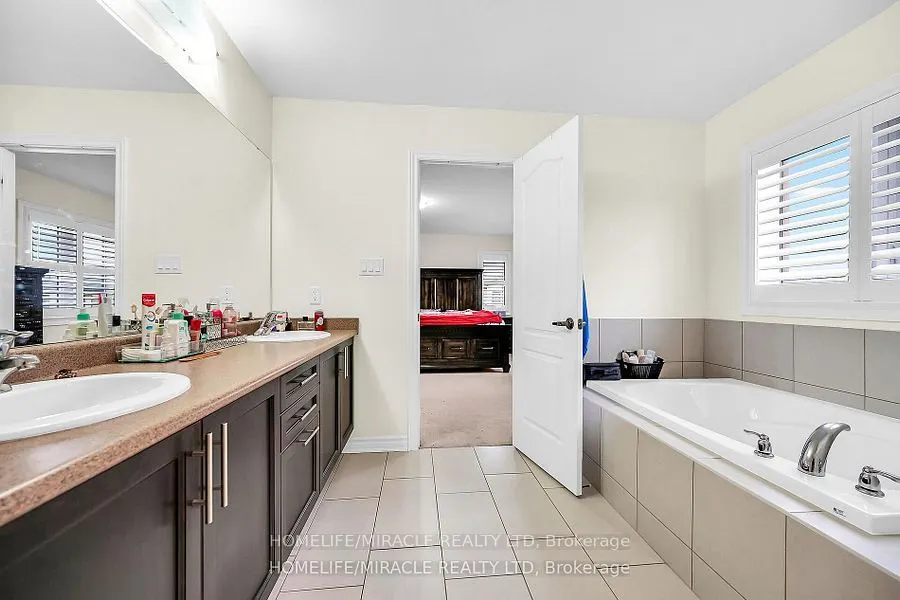 3 Aldgate Avenue
