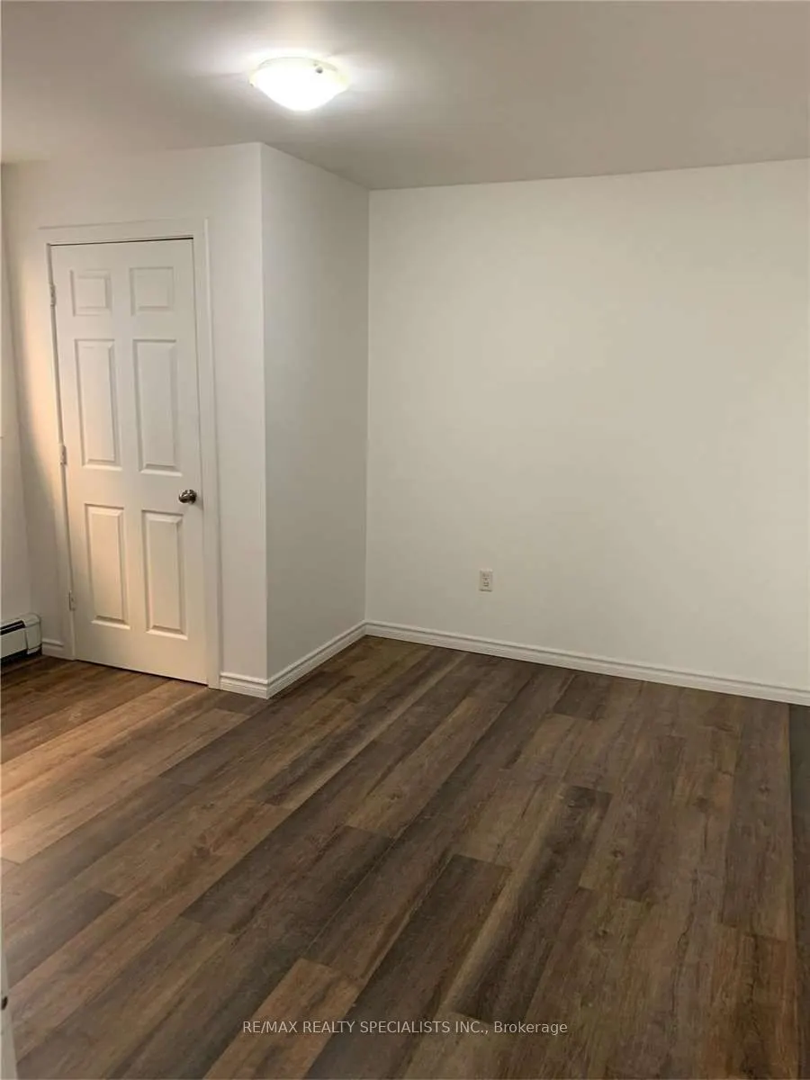 108 Queenston Street, #1