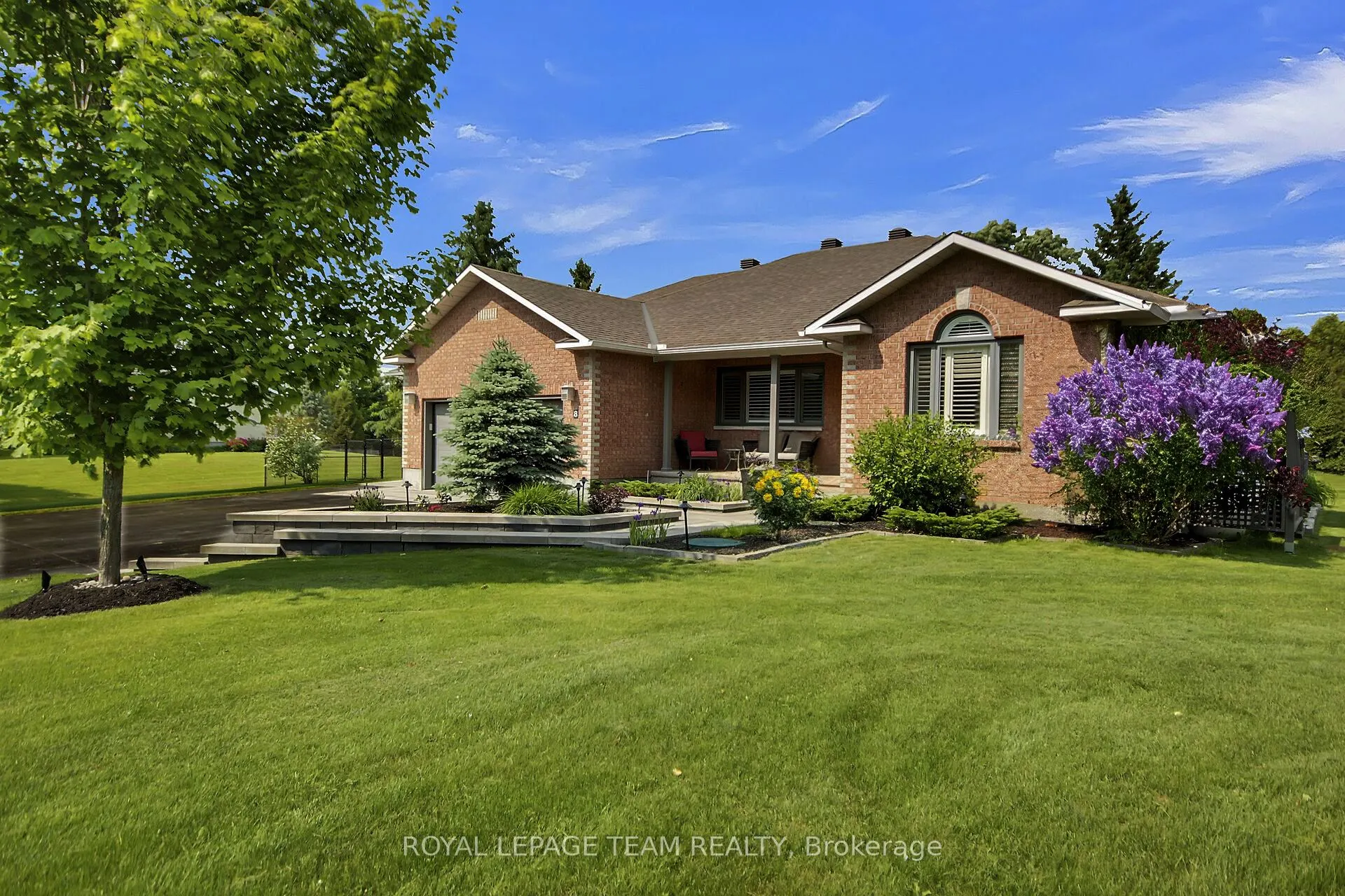 8 Richland Drive