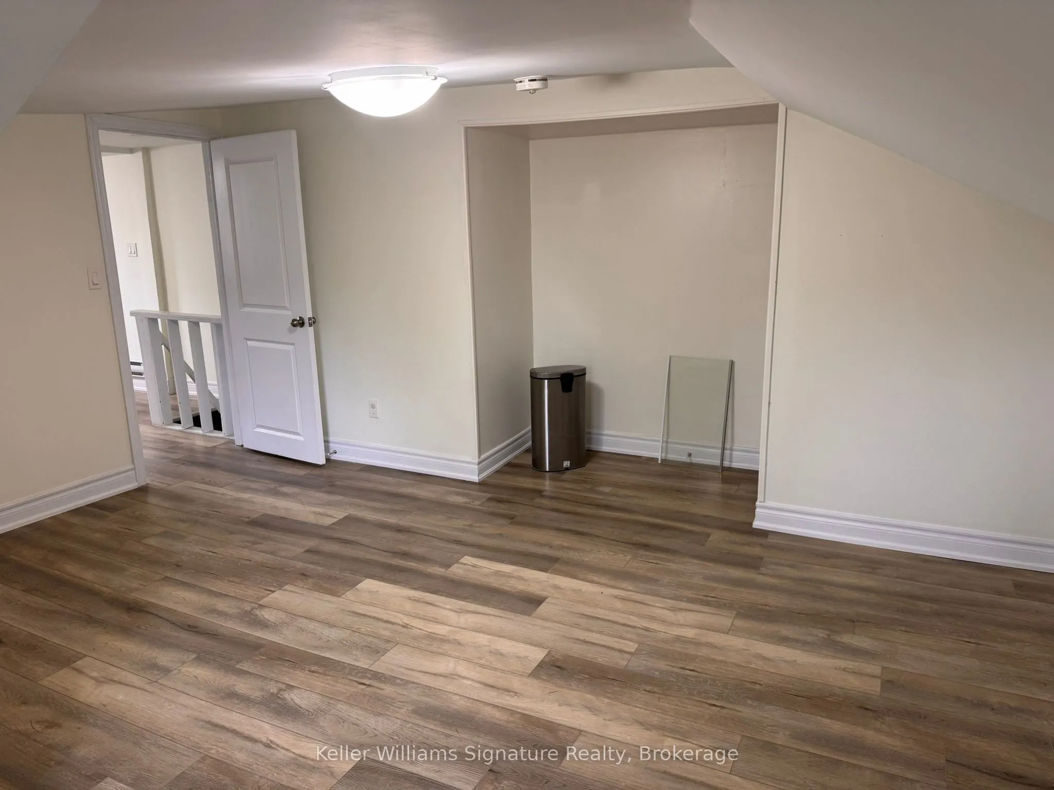 287 Hunter Street E, #Upper