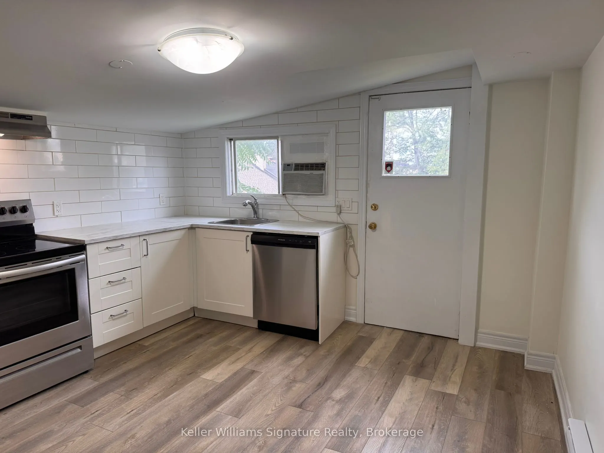 287 Hunter Street E, #Upper