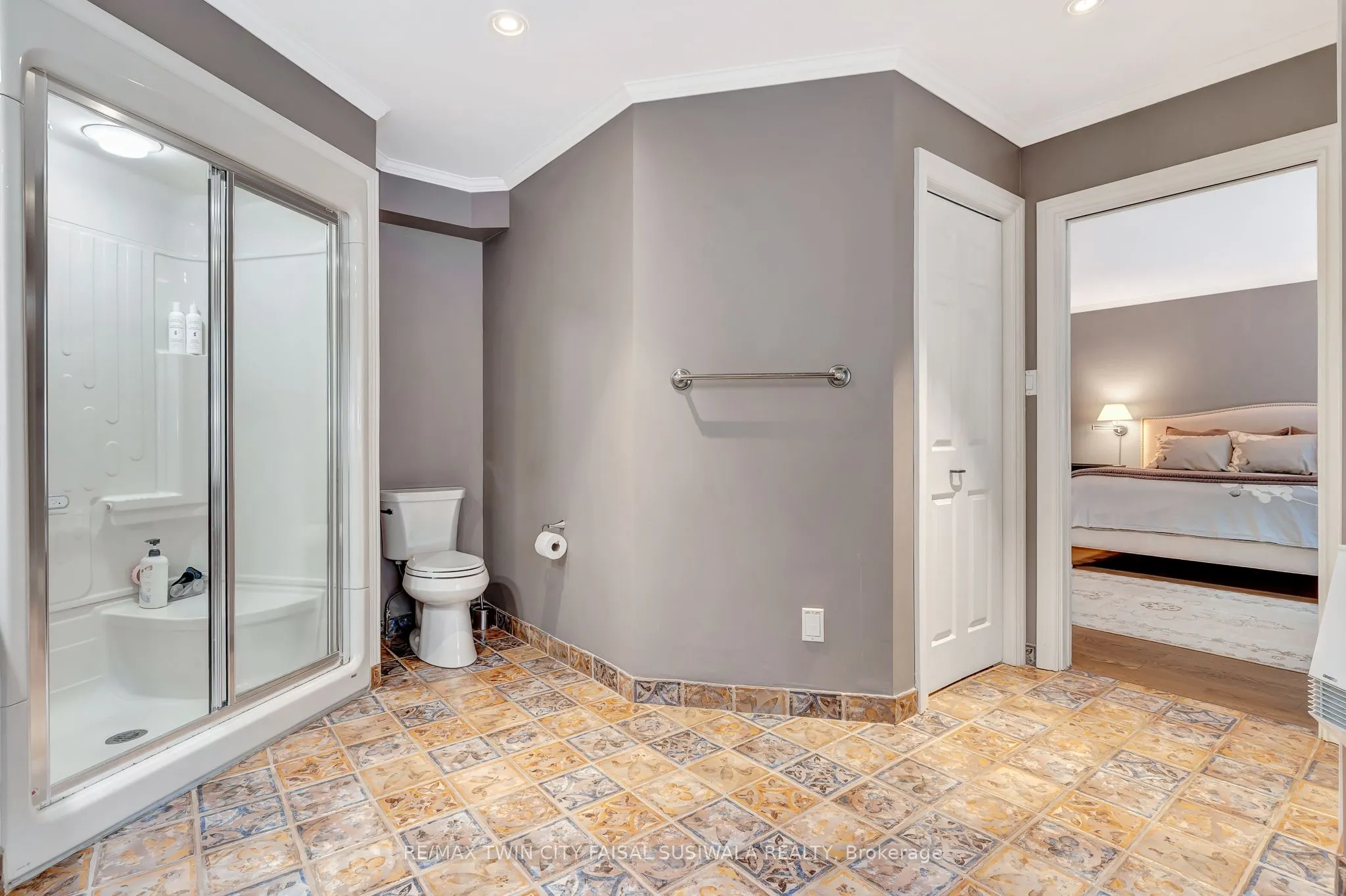 22 Deerpath Court