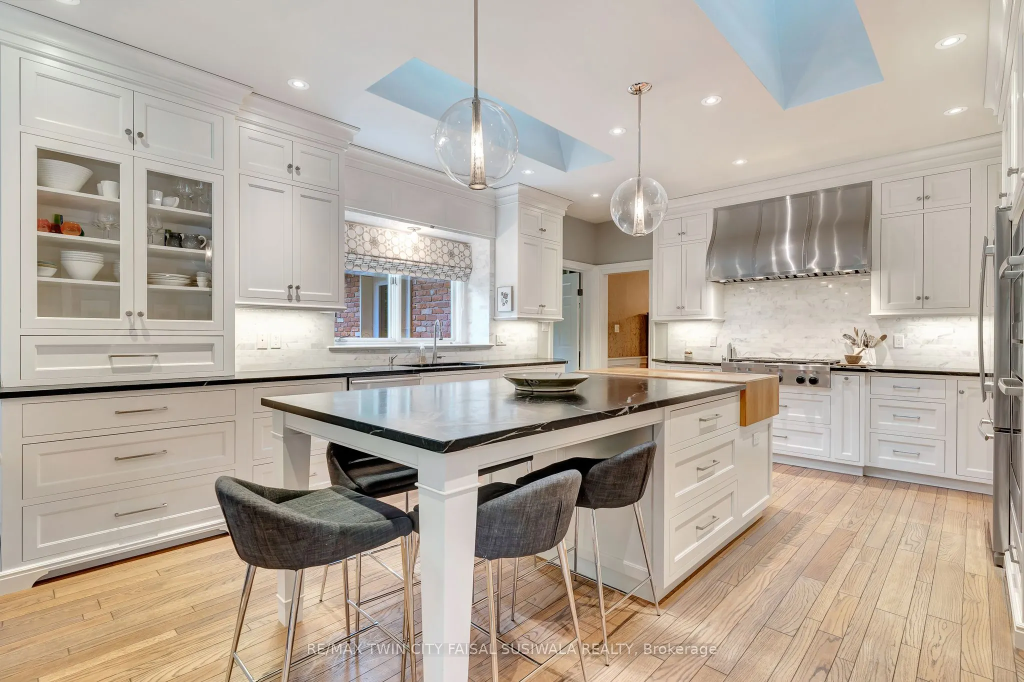 22 Deerpath Court