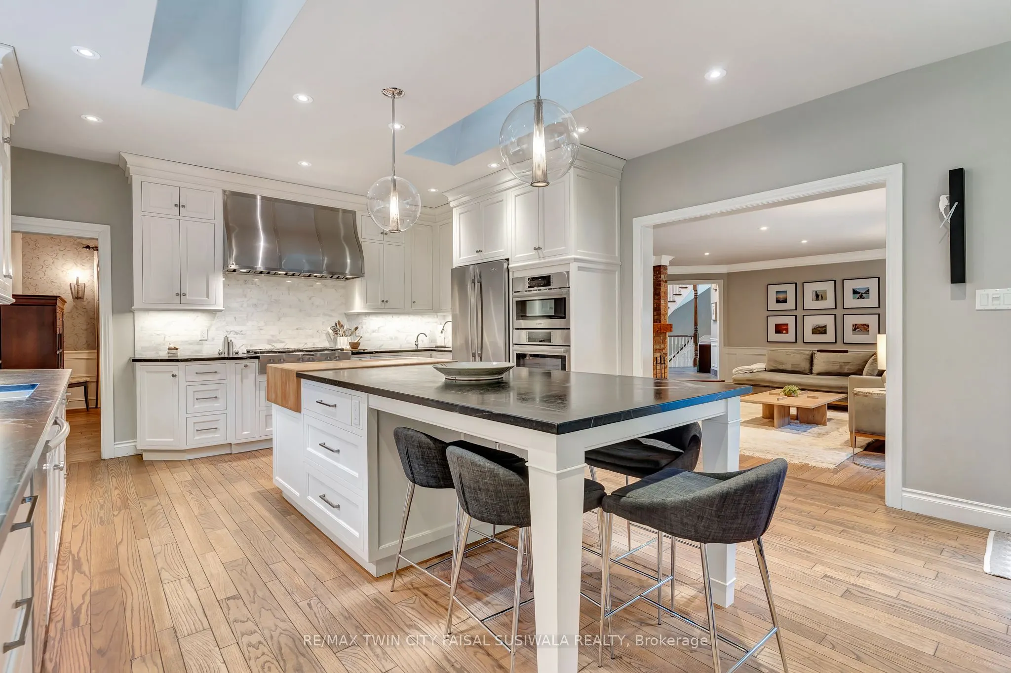 22 Deerpath Court