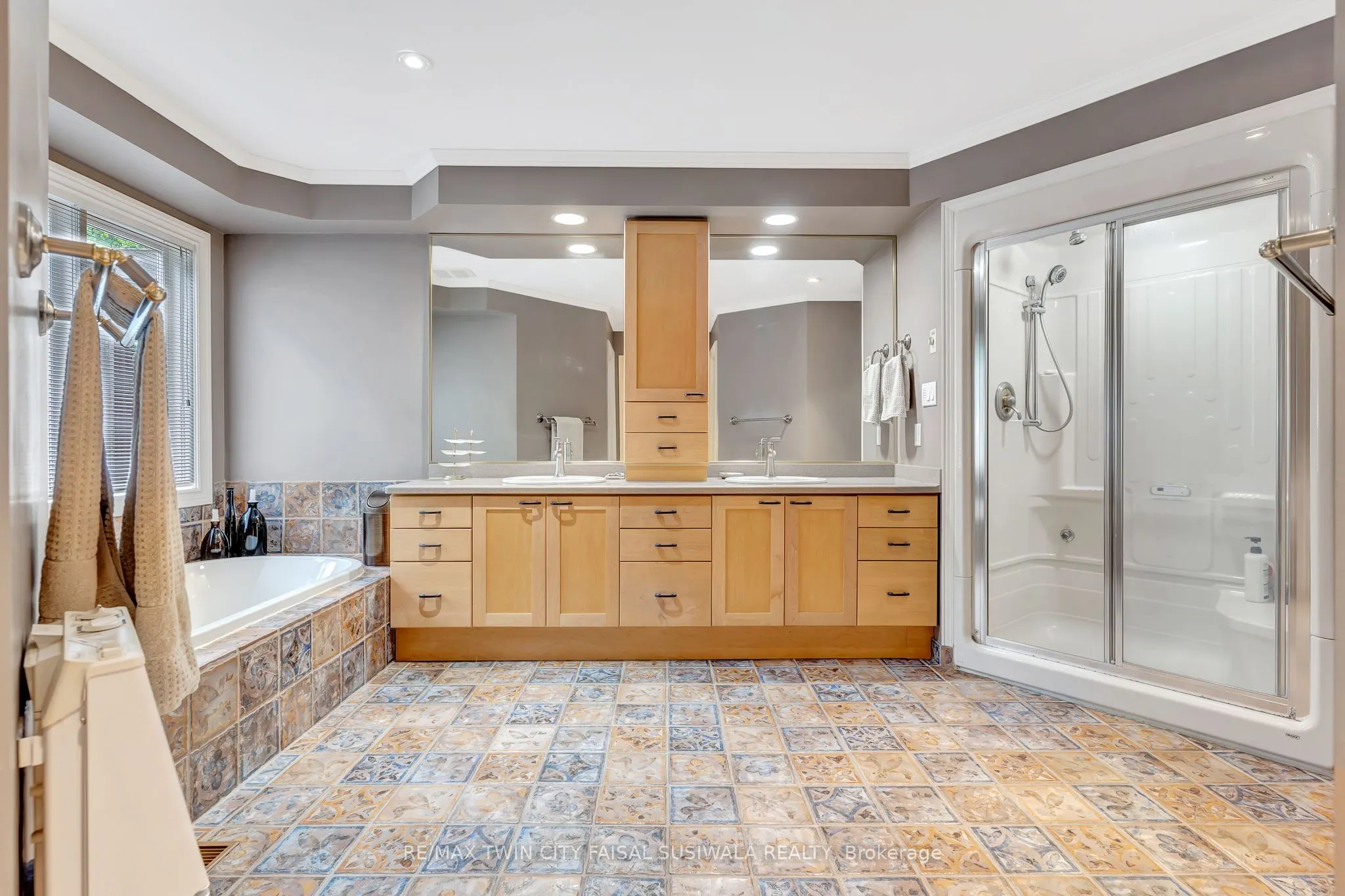 22 Deerpath Court