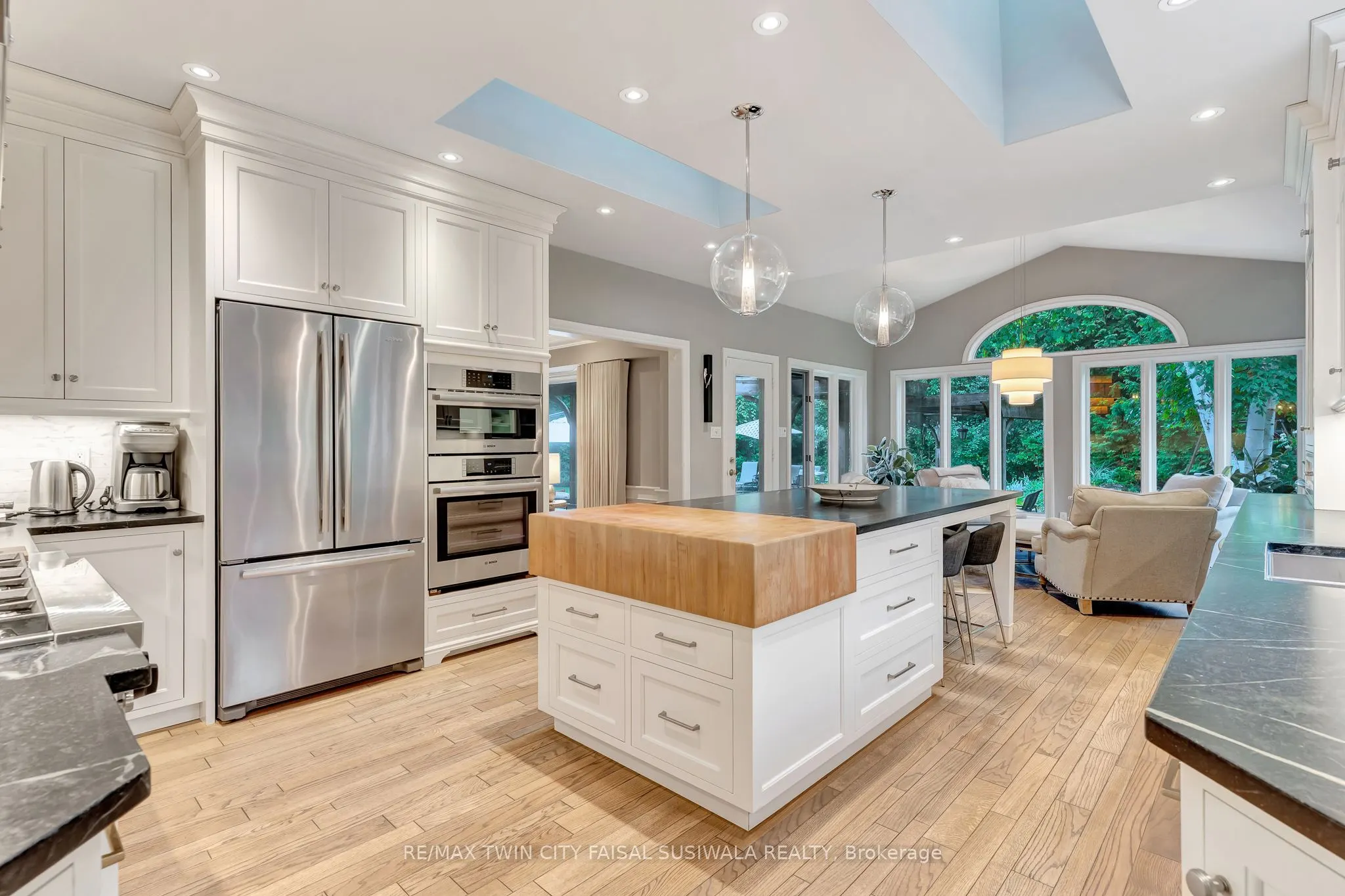 22 Deerpath Court