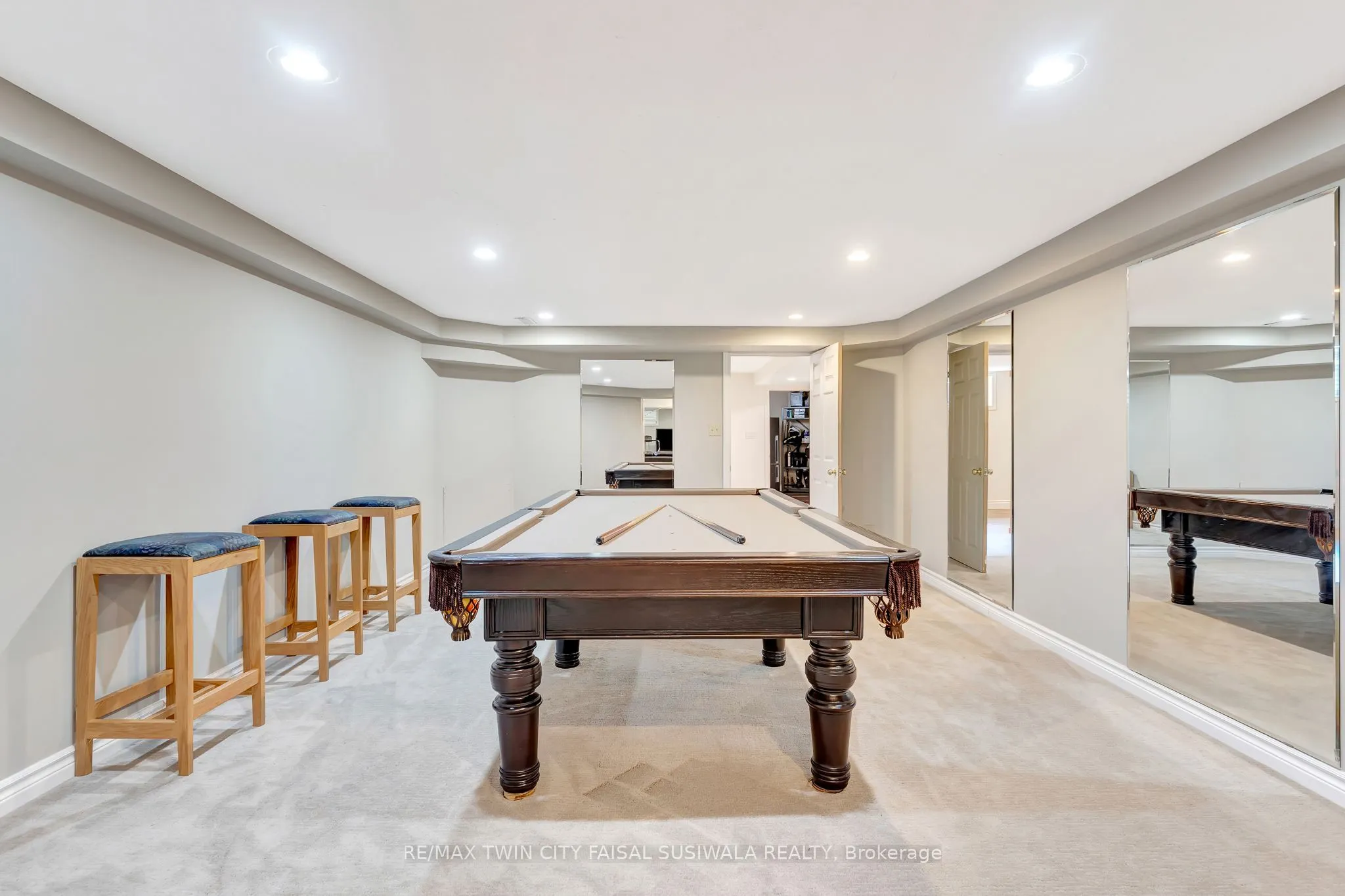 22 Deerpath Court