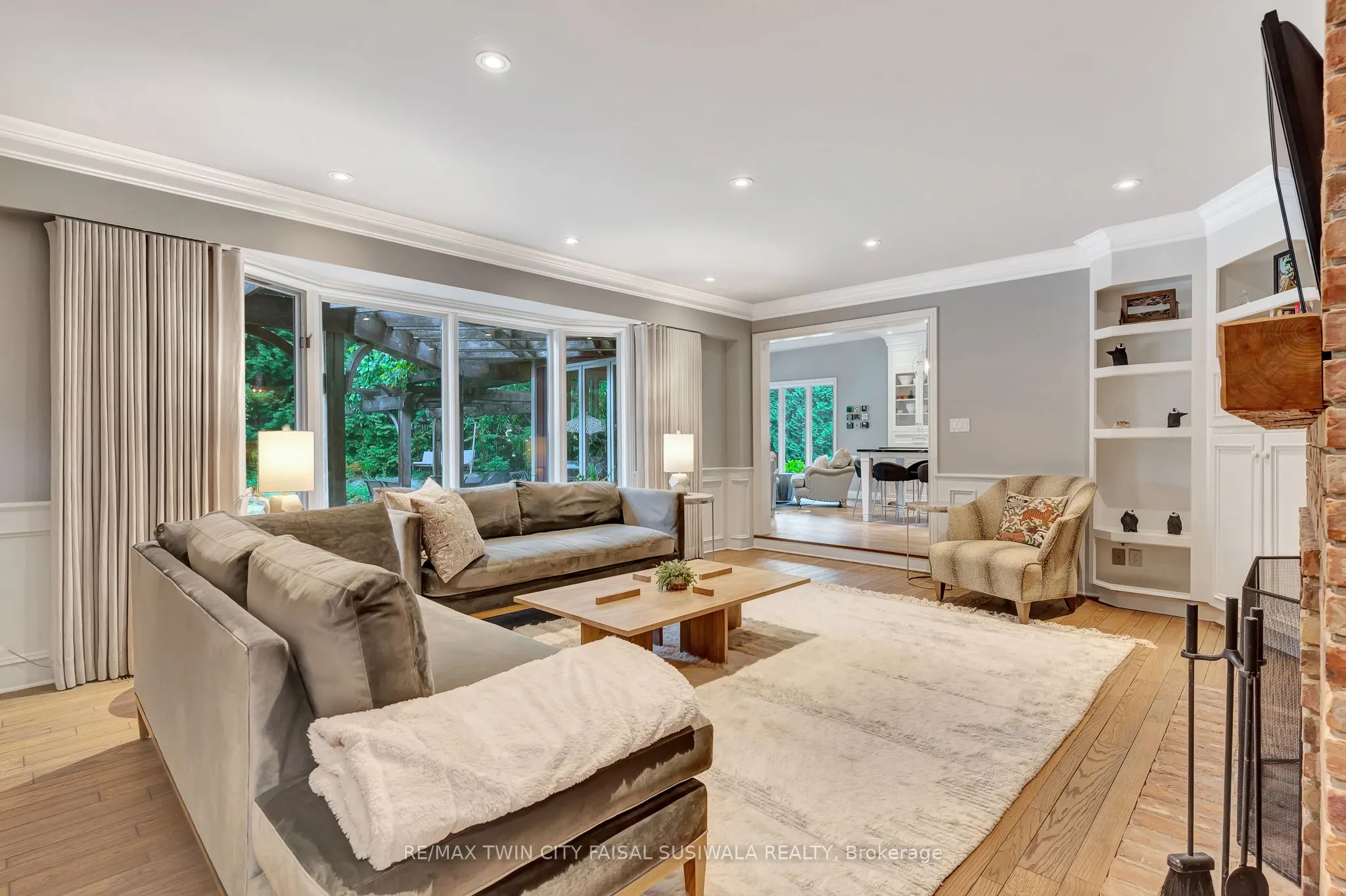 22 Deerpath Court